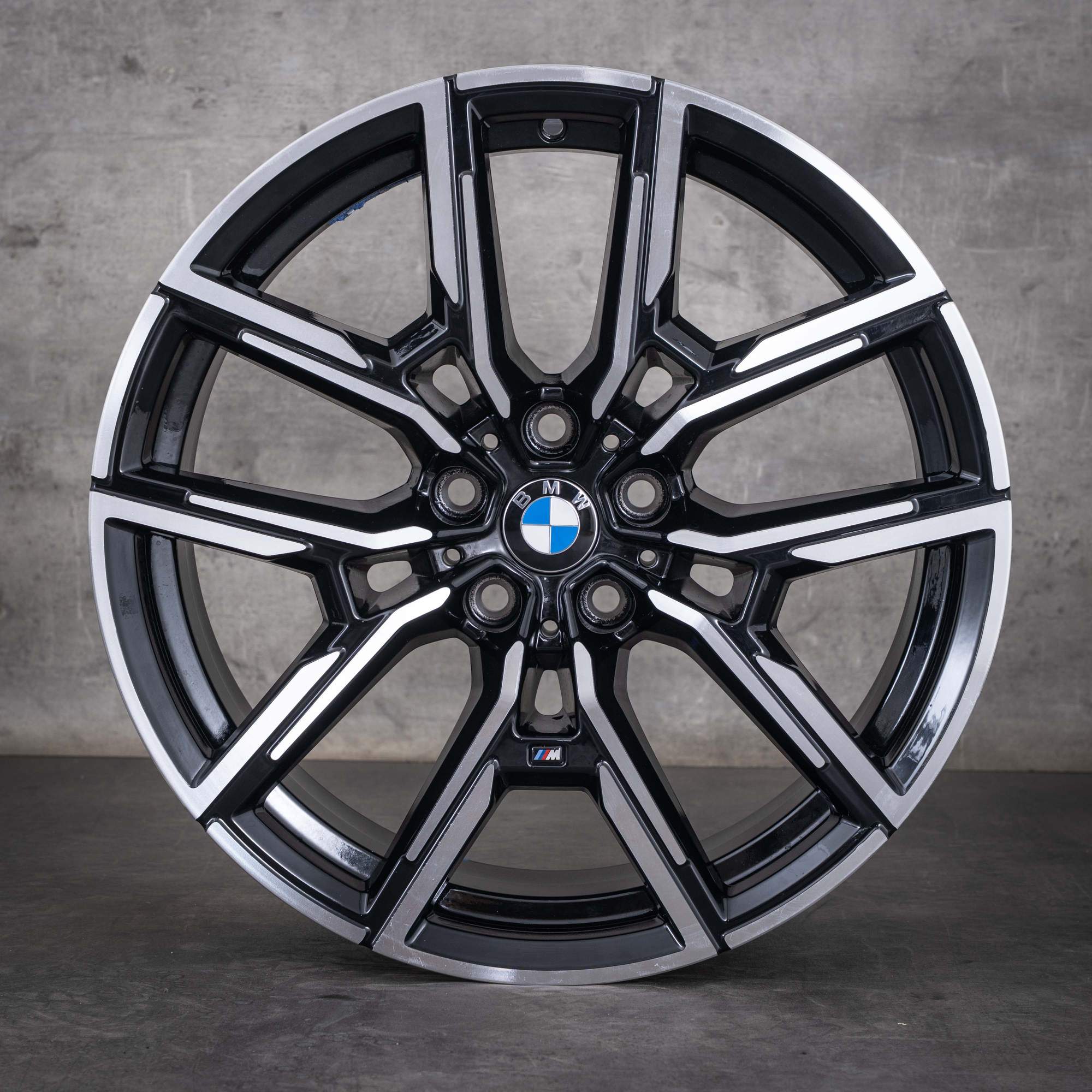 Oryginalne felgi BMW serii 4 i4 19 cali G26 Gran Coupe Styling 859 M 8747304 8747305 czarne, Polerowane na wysoki połysk