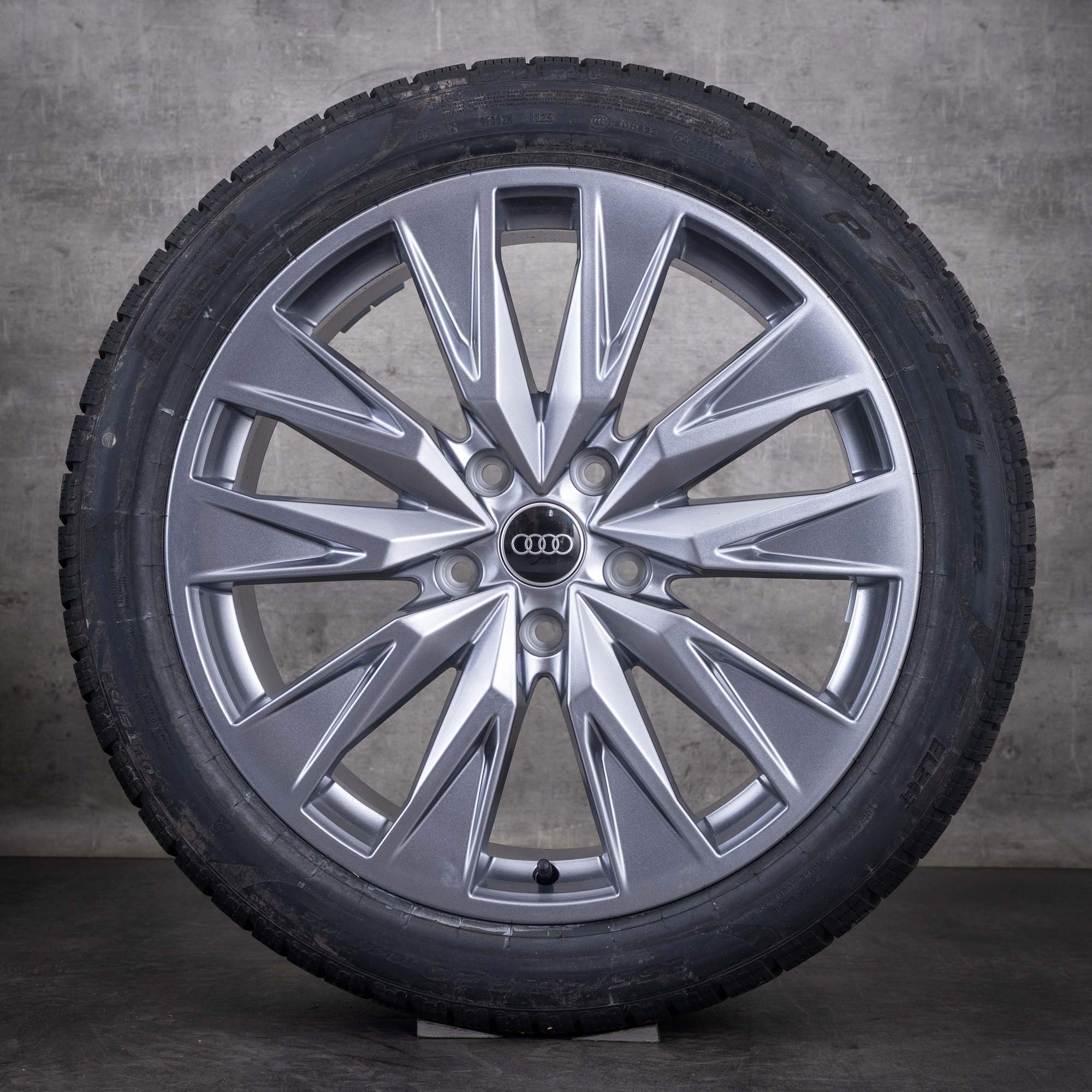 Oryginalne koła zimowe do Audi A6 e-tron felgi 20 cali GH 85E601025AR 85E601025AS szary metalik NOWE