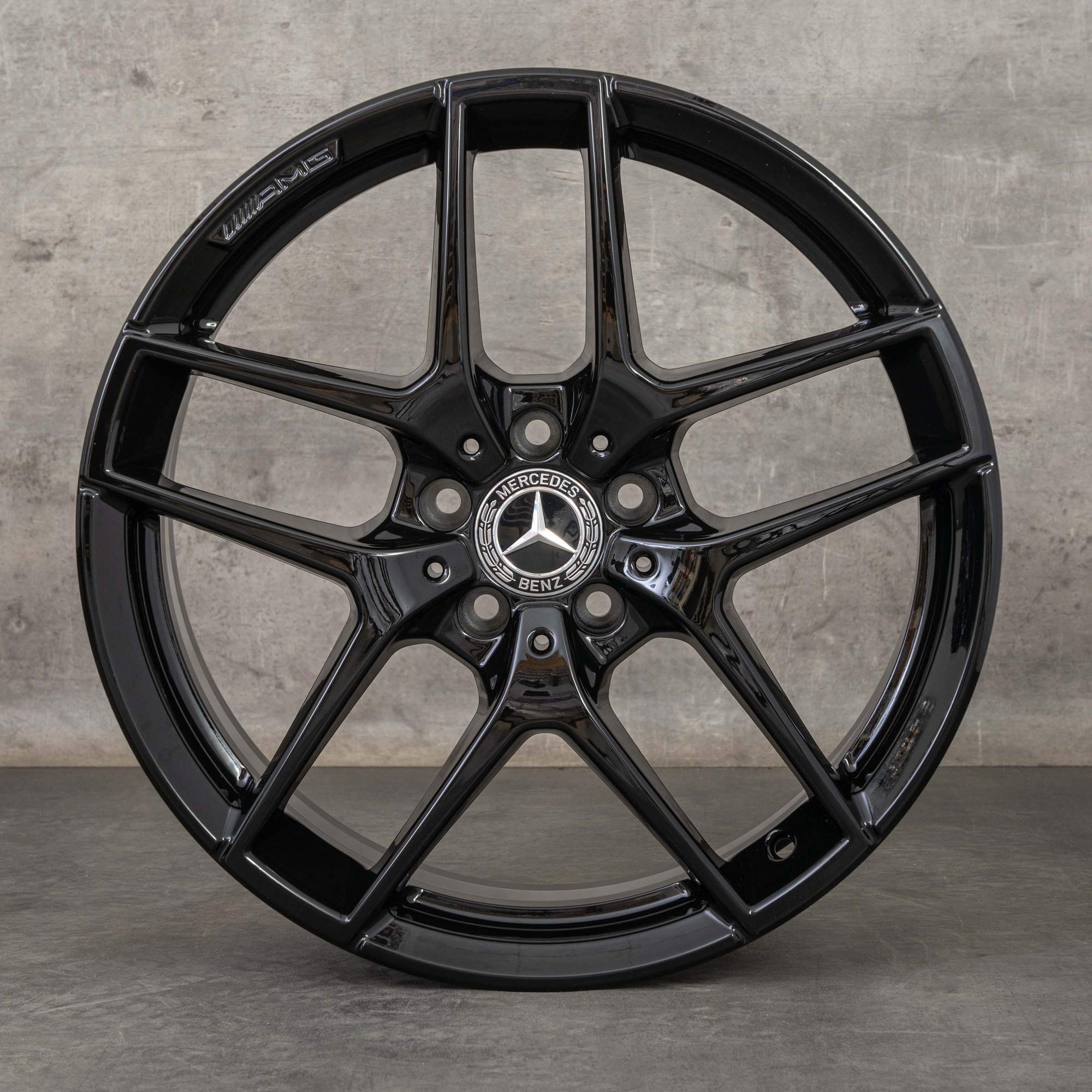 Alkuperäiset Mercedes Benz GLA & 45 AMG vanteet 19 tuuman X156 A1564010700 musta kiiltävä