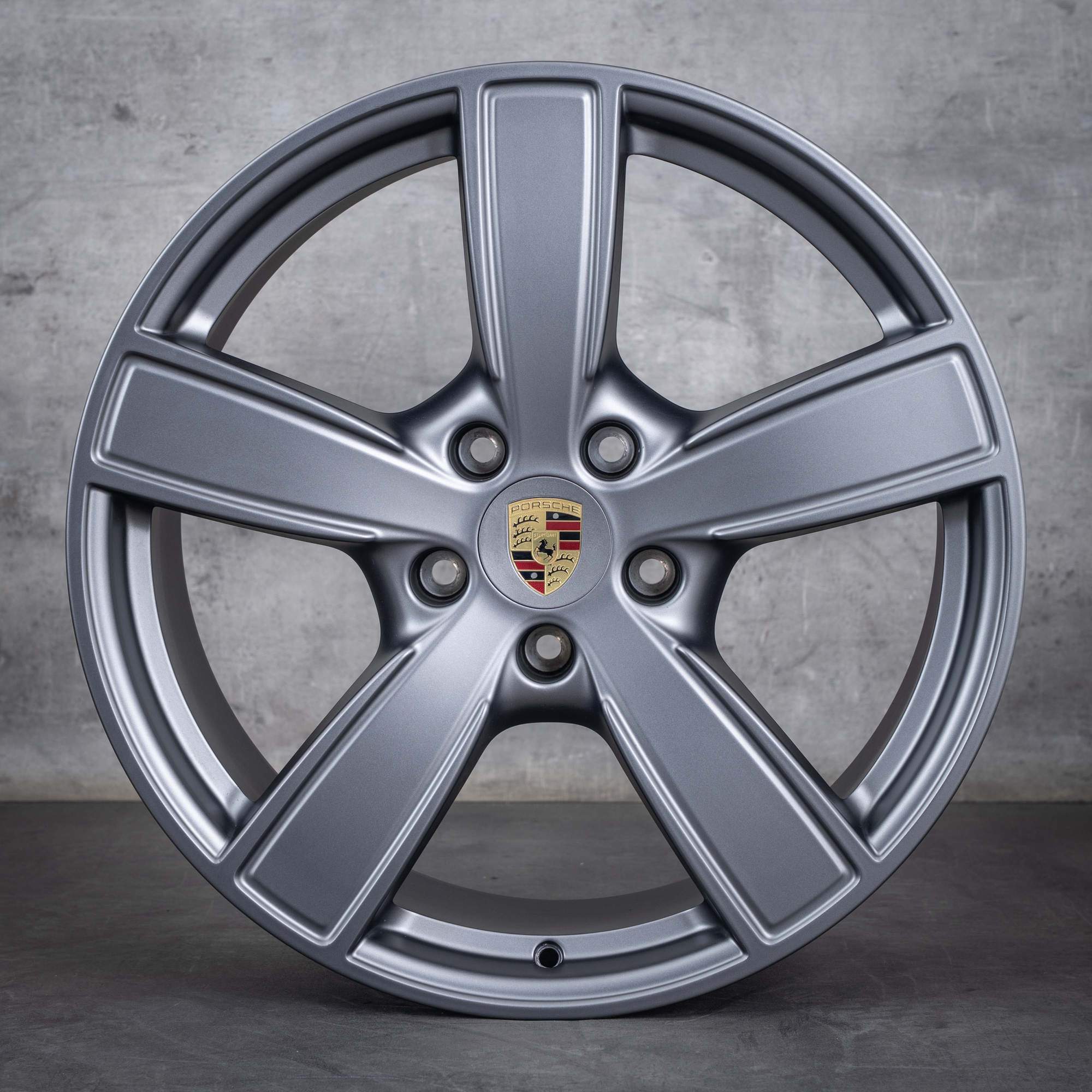 Oryginalne koła zimowe Porsche Cayenne 20 cali 9YA E3 Felgi 9Y0601025BP 9Y0601025BQ Sport Classic platyna srebrny mat