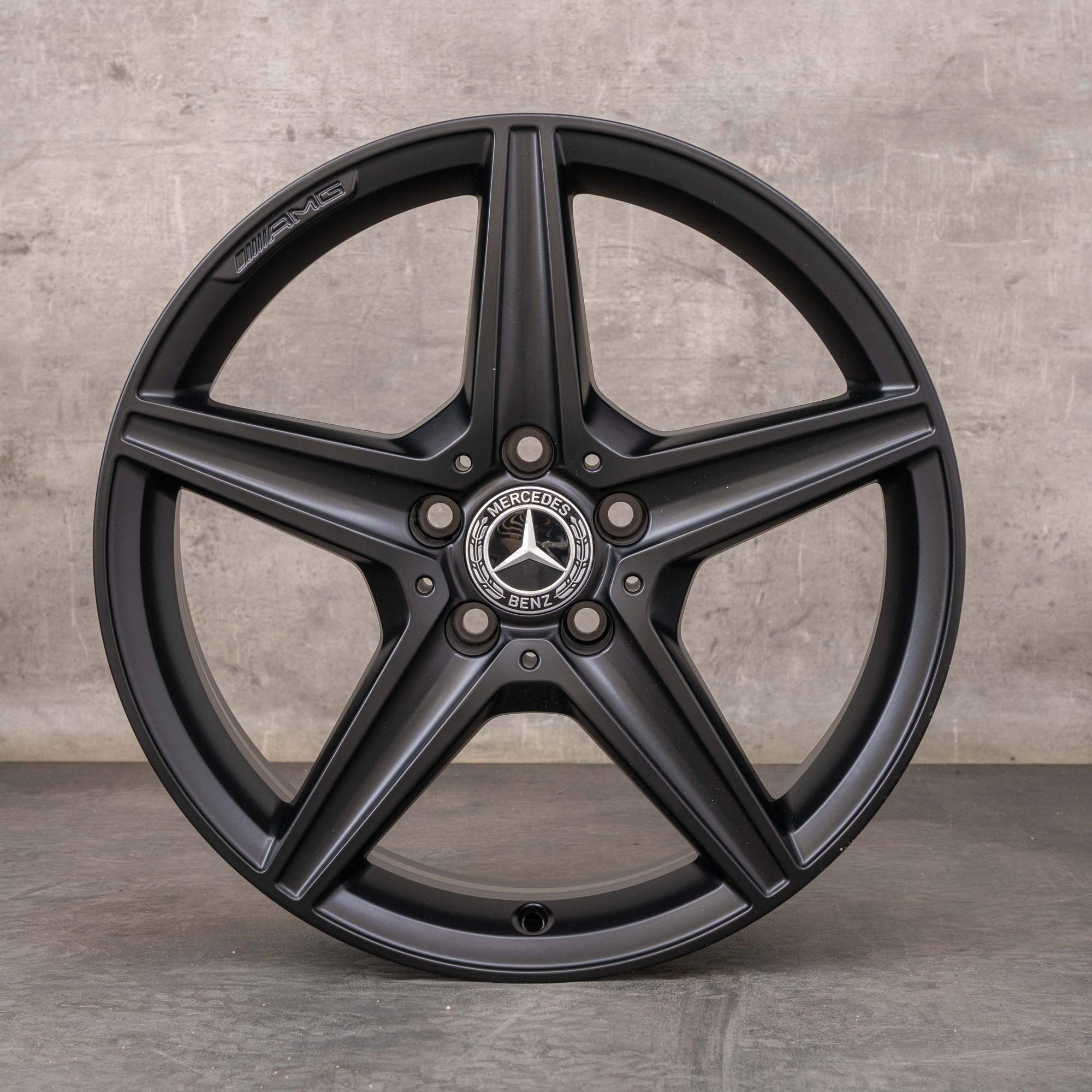Alkuperäiset Mercedes Benz C-sarjan C 43 AMG-vanteet 18 tuumaa W205 C450 A2054014800 A2054011100 musta matta