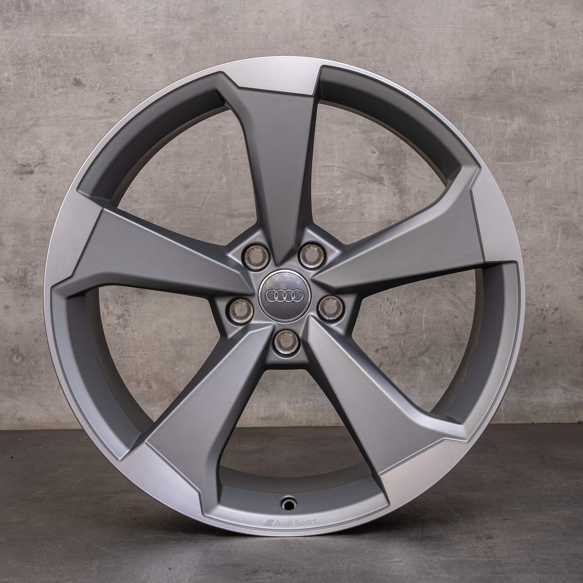 Originali cerchi Audi A5 S5 da 20 pollici F5 8W B9 8W0601025CF titanio opaco lucido