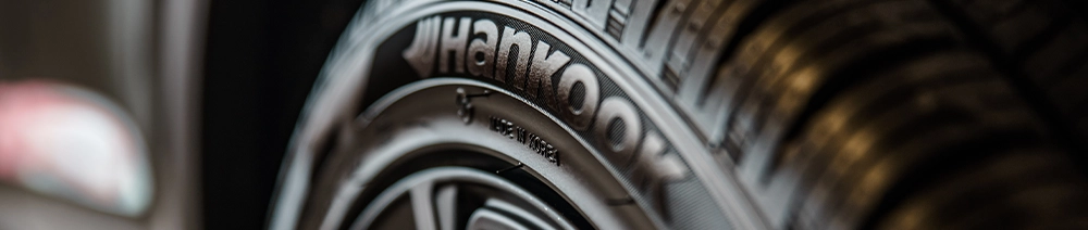 Mittelklassereifen von Hankook Michelin-Reifen auf einer BMW-Felge