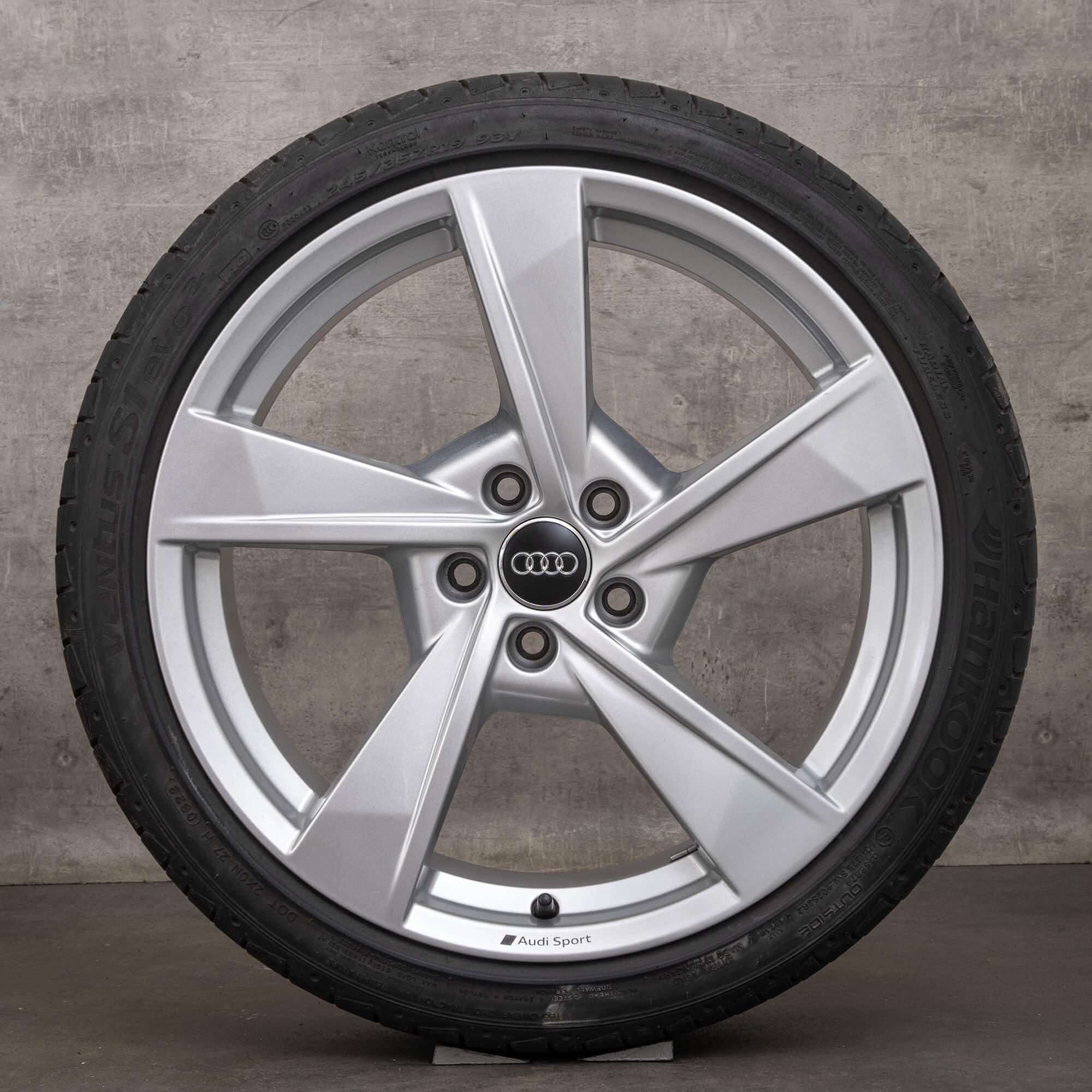 Original Audi A4 S4 B9 8W 19 inch summer tires 8W0601025ES rims silver
