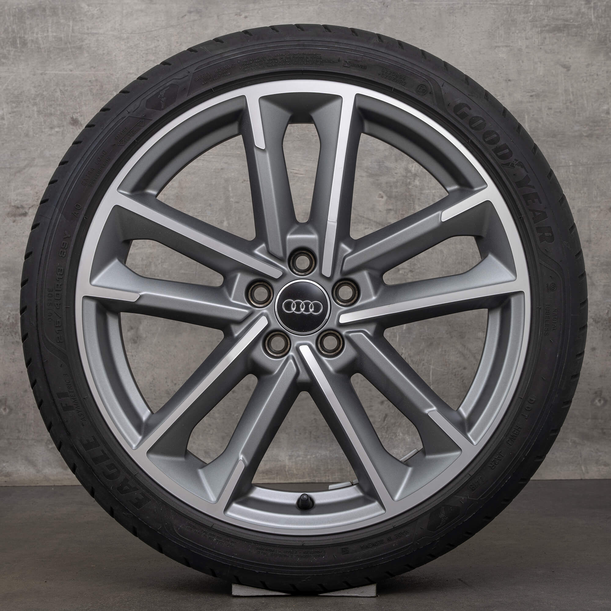 Audi A1 II GB pneus été d'origine jantes 18 pouces roues 82A601025AF