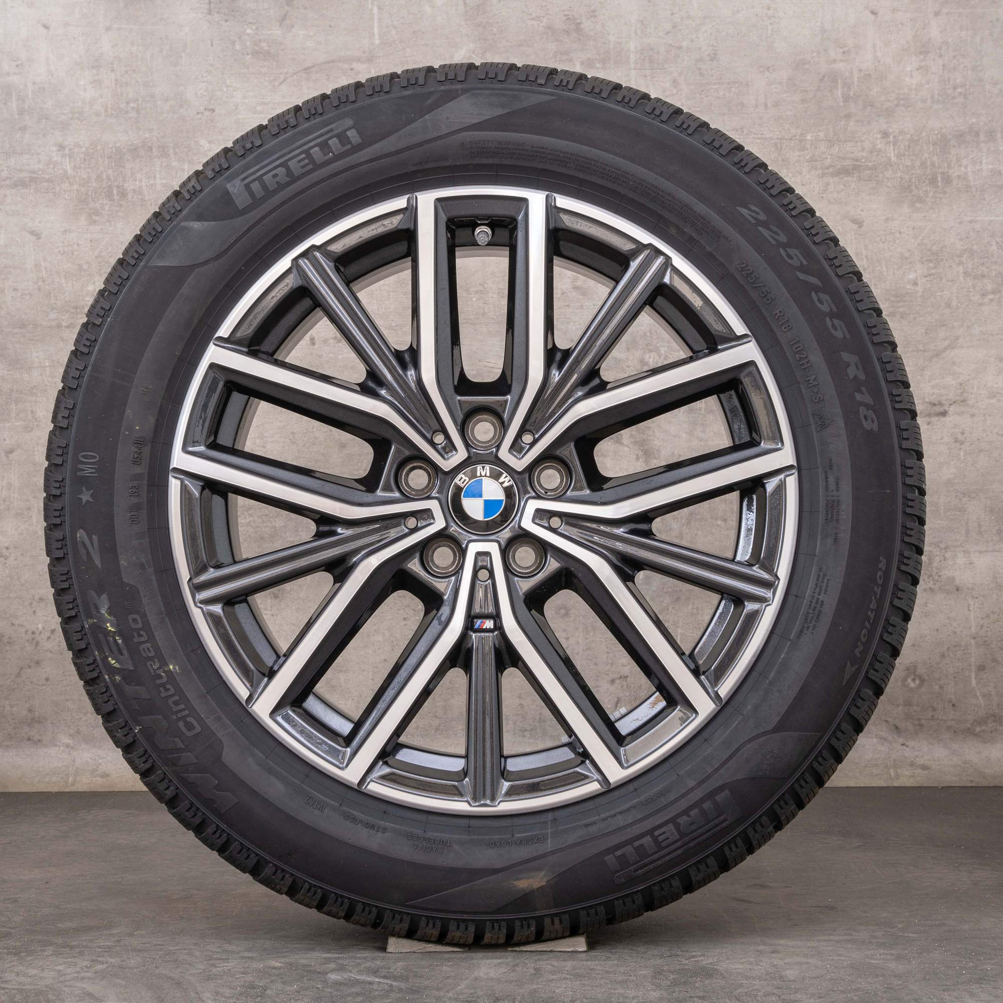 Originale BMW X1 iX1 X2 iX2 vinterdæk med fælge 18 tommer U11 U10 styling 838 M 6891179 midnatsgrå poleret