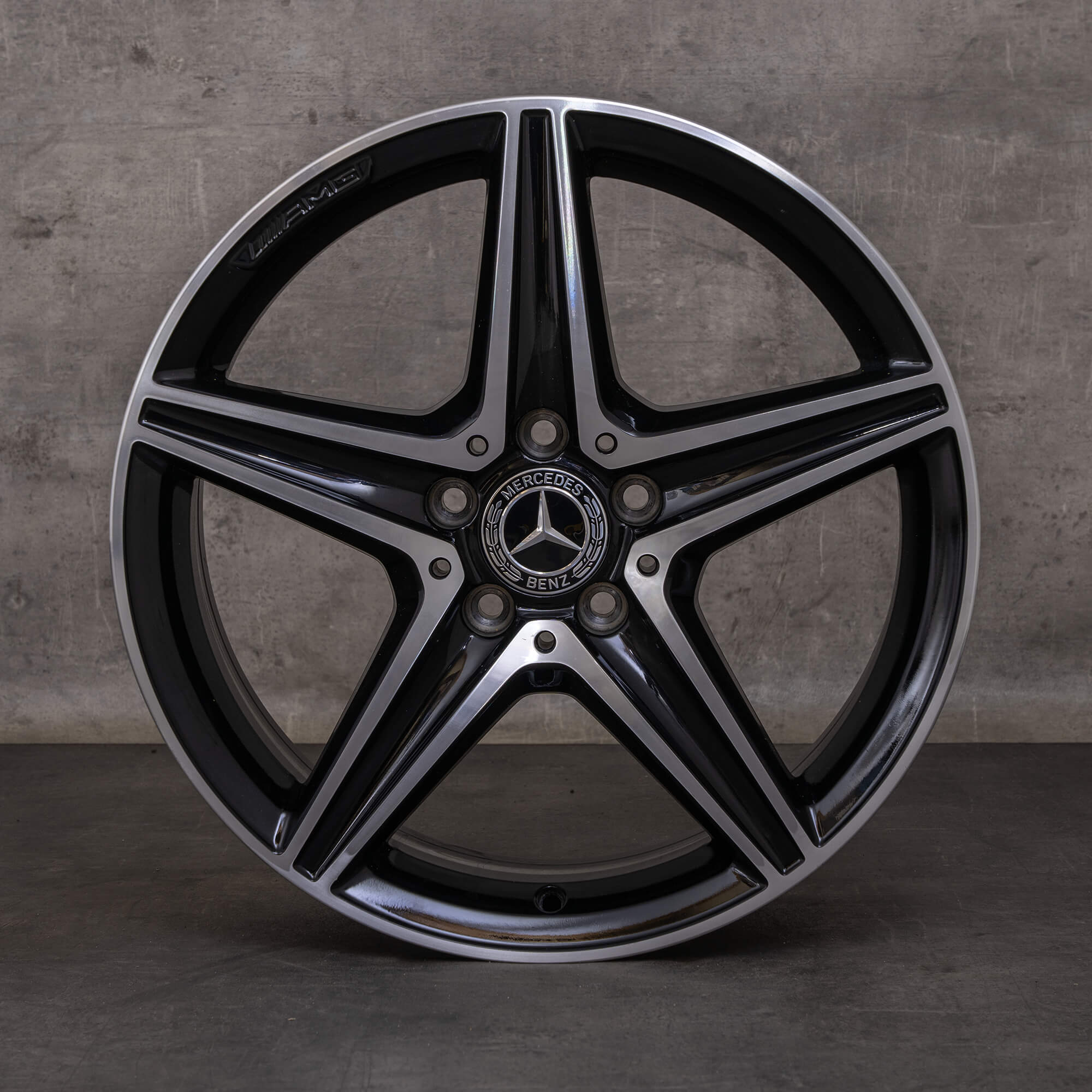Alkuperäiset Mercedes Benz E-sarja AMG vanteet 18 tuuman W213 S213 A238 C238 E300 A2134011800 A2134011900 musta kiillotettu