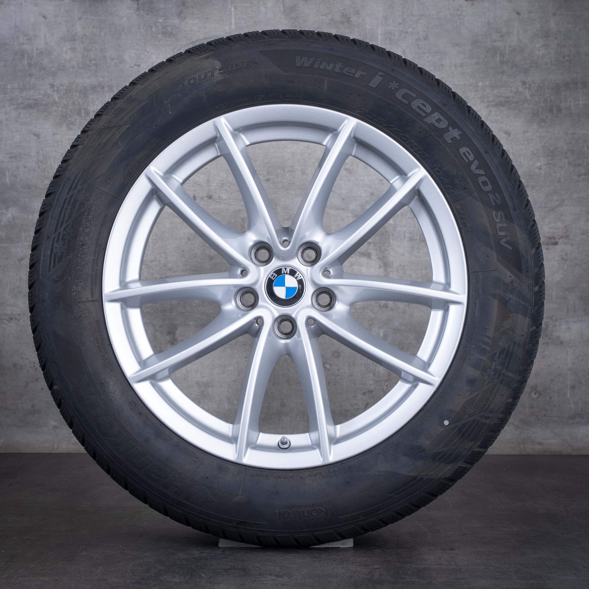 Pneus de inverno originais BMW X3 X4 de 18 polegadas modelos G01 G02 estilo 617 6880047 prateado brilhante