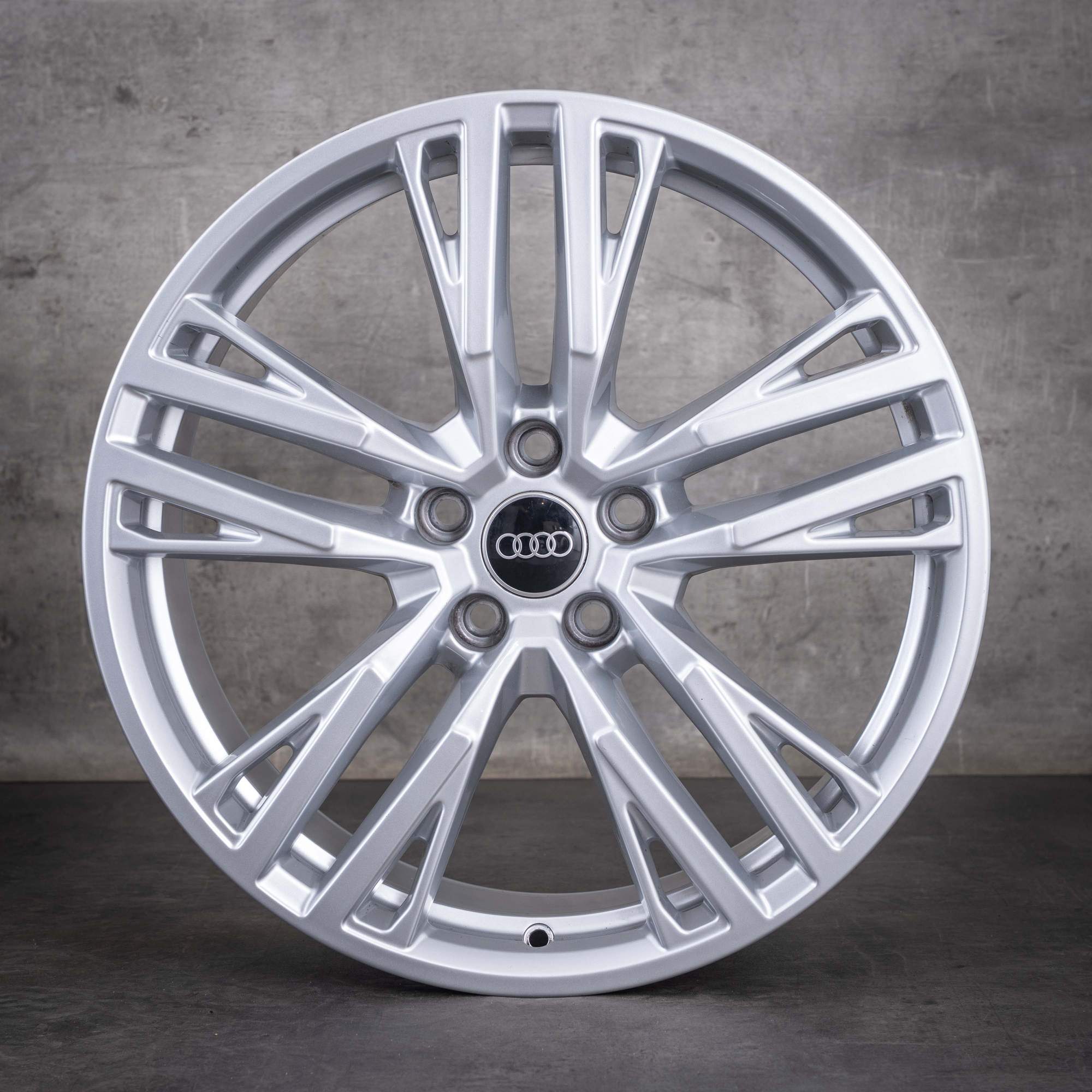 Original Audi A5 S5 Winterräder 19 Zoll B10 Felgen 8B3601025AS silber glanz - Rad 4 von 4