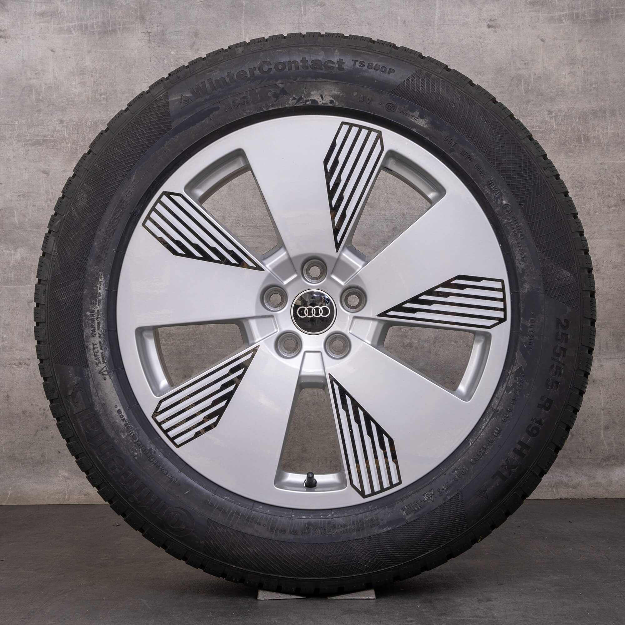 Originale Audi Q8 e-tron Anvelope de iarnă 19 inch 4KE GE Jantă Aero 4KE601025L argintiu NOU