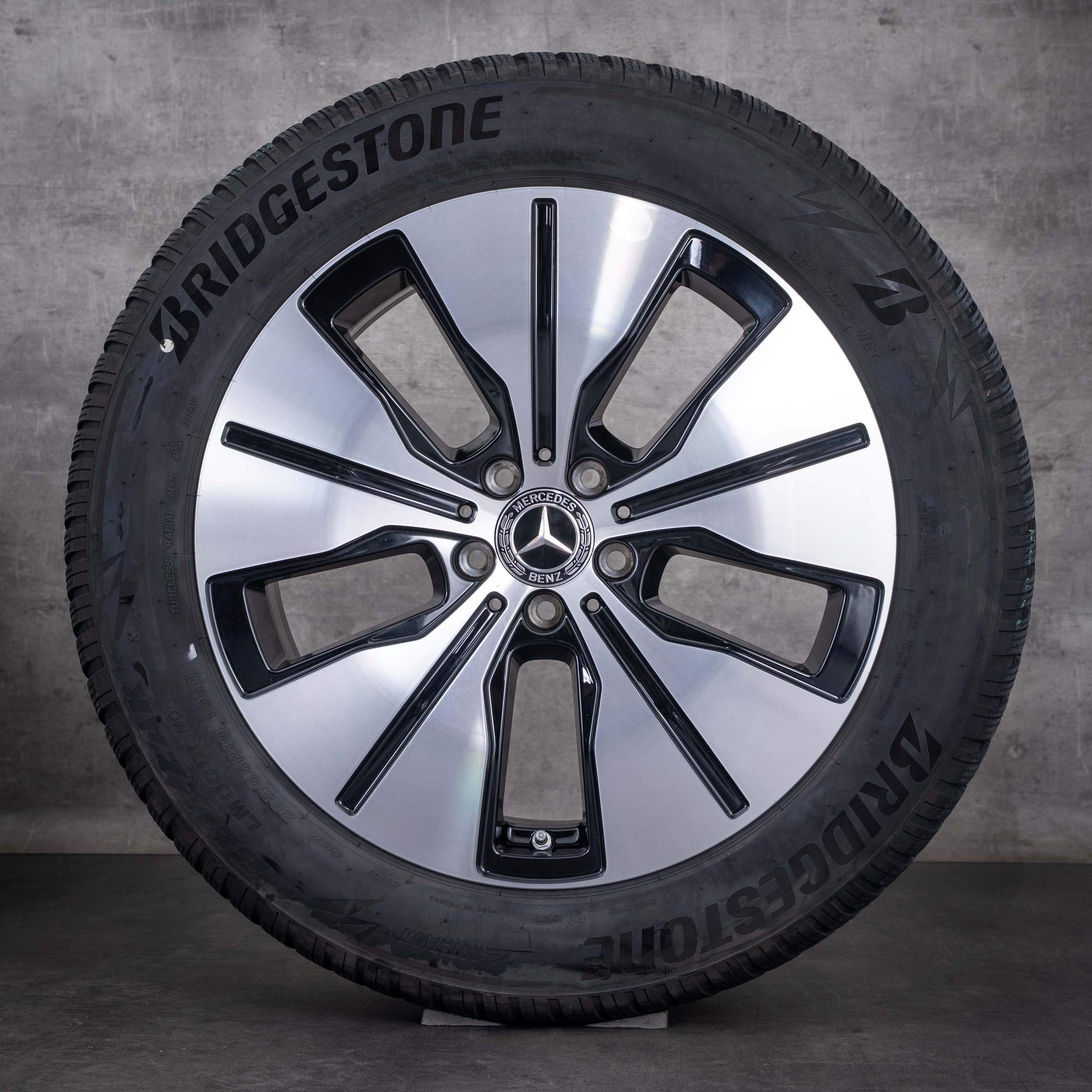 OEM Mercedes-Benz EQC 19inch N293 winter wheels black rims diamond cut front A2934010100 - wheel 1 of 4
