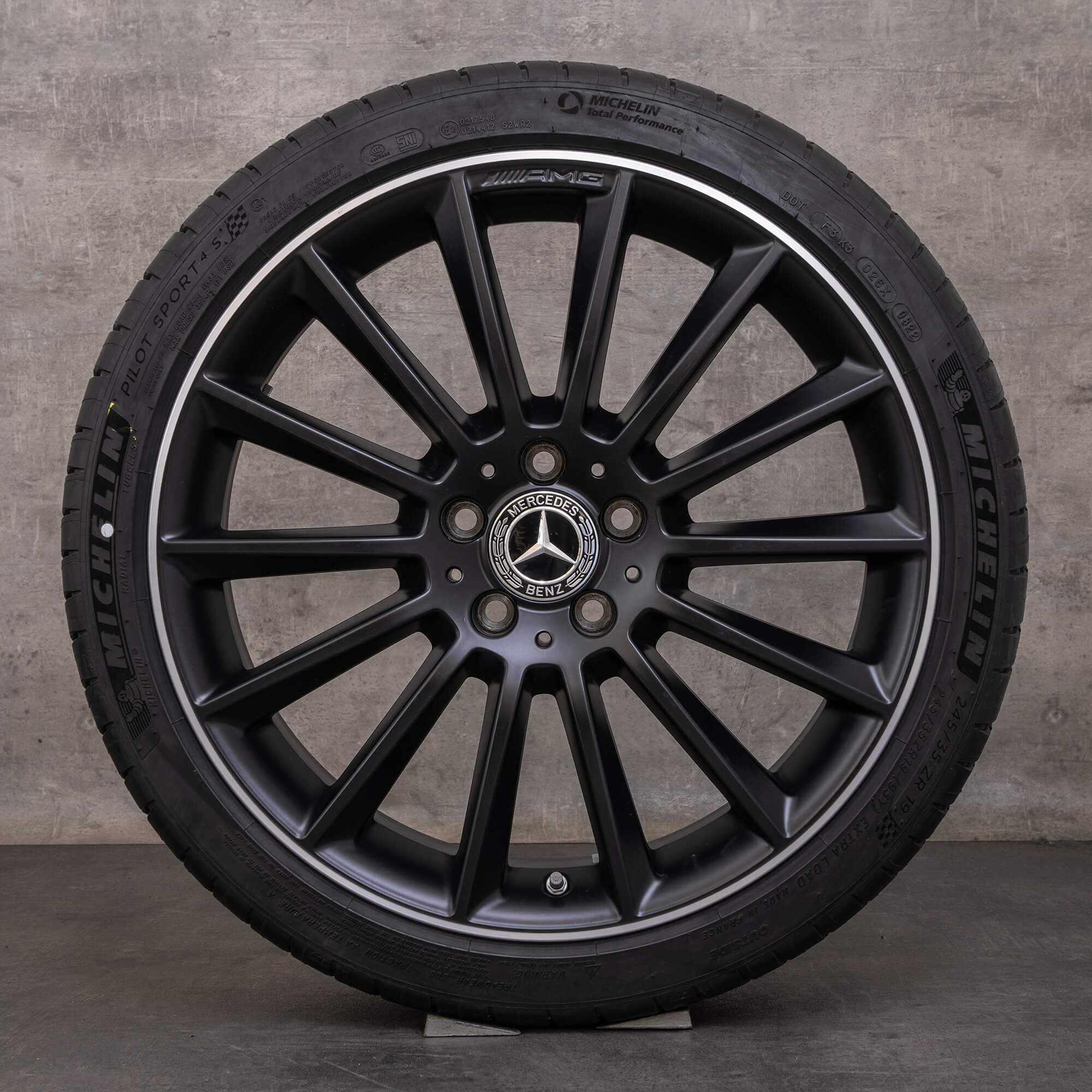Originele Mercedes Benz CLA 35 AMG velgen 19 inch C118 X118 zomerwielen A1184010300 zwart mat hoogglans NIEUW