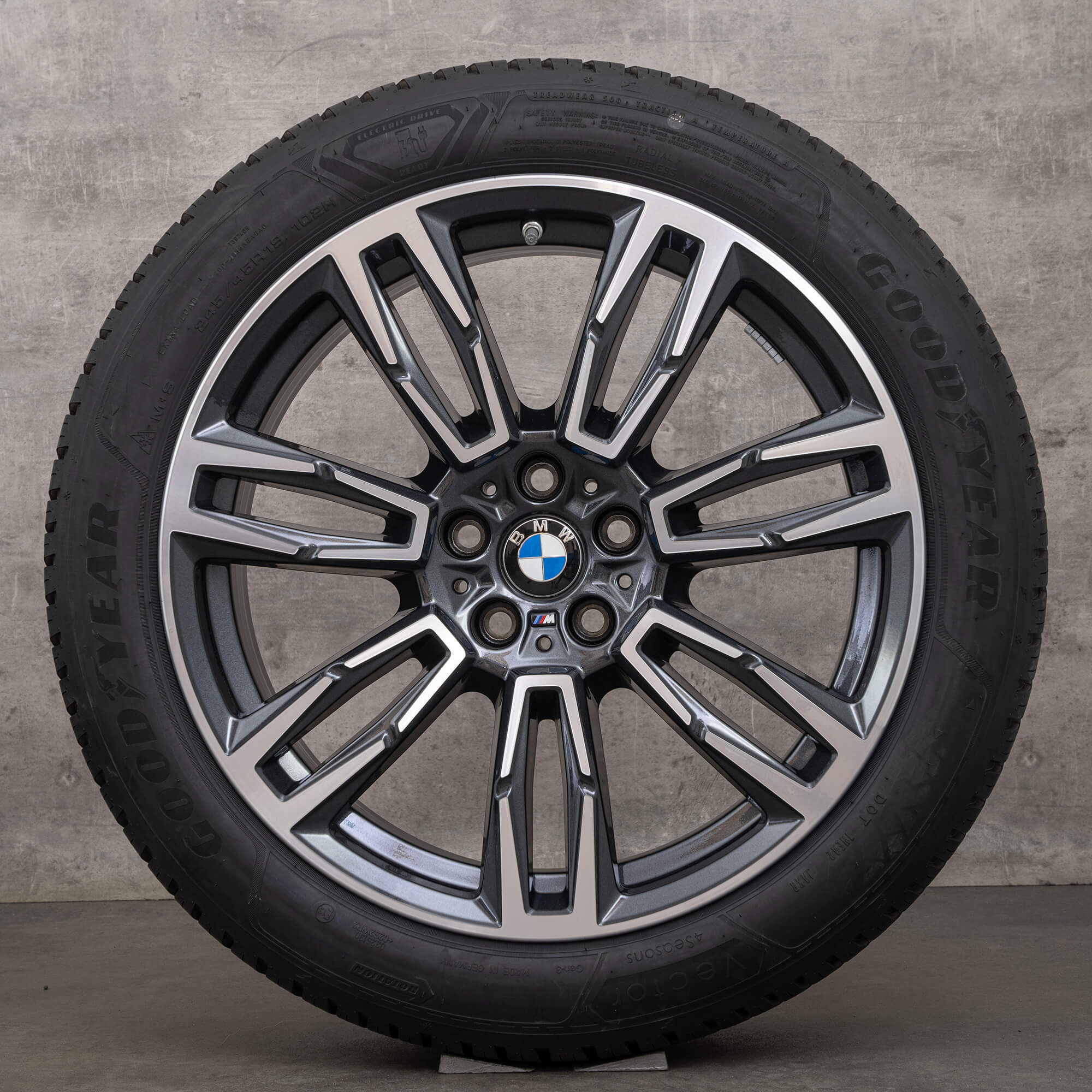 BMW 5er G60 G61 i5 19 Zoll Ganzjahresreifen Felgen Allwetterreifen 5A324E0 935 M