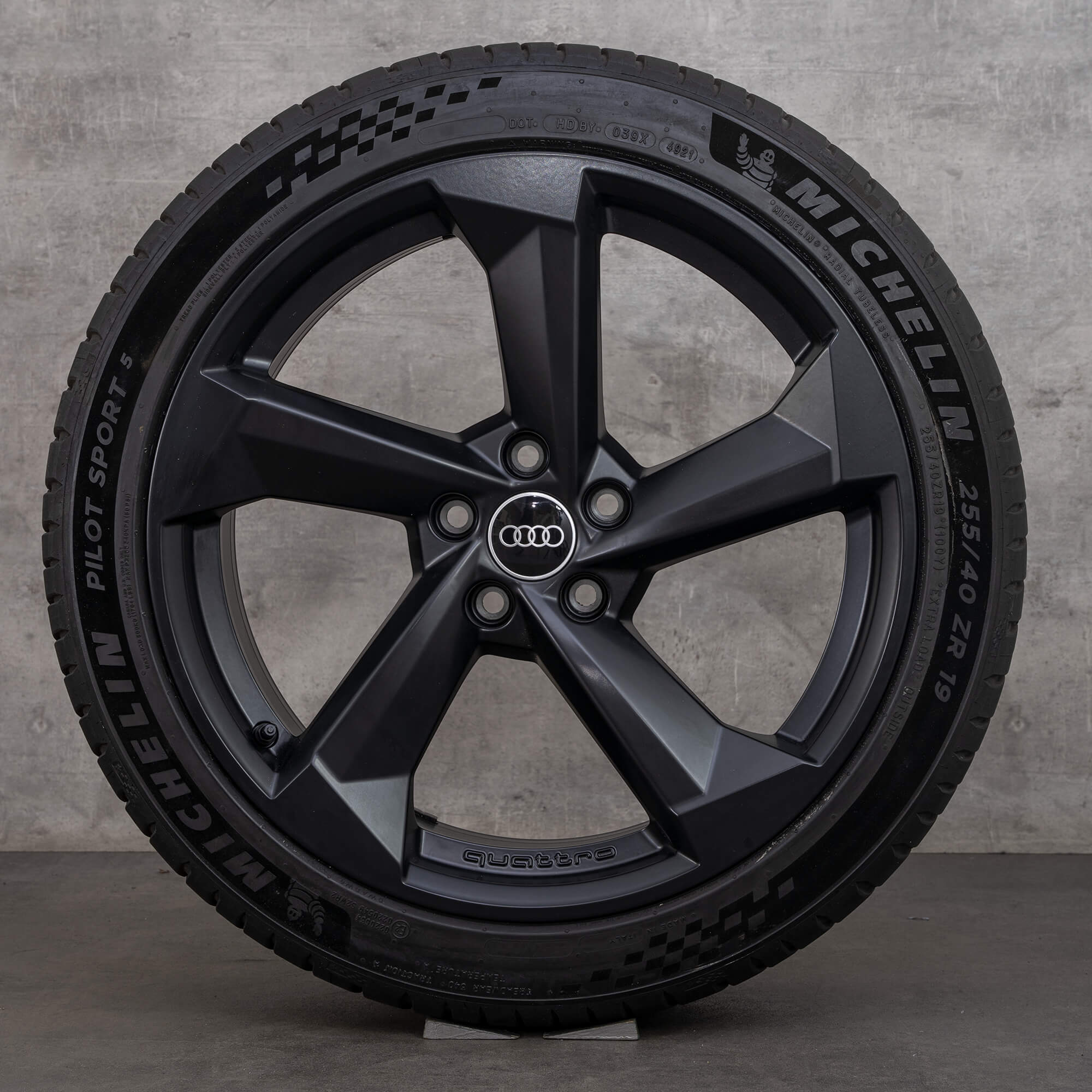Pneumatici invernali originali Audi A5 S5 F5 8W B9 19 pollici rotore 8W0601025CE