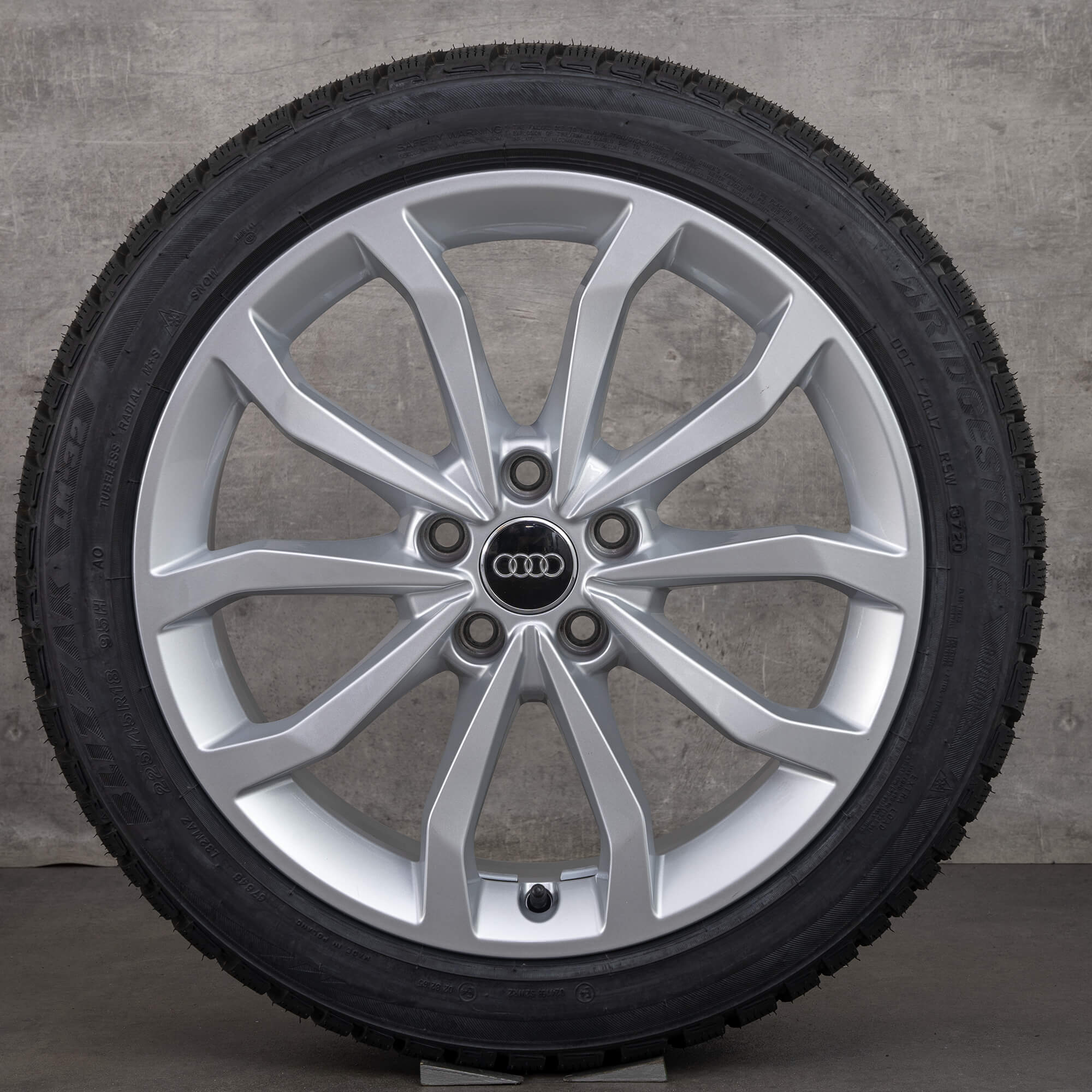 Audi A4 S4 B9 8W pneus hiver roues 18 pouces 8W0601025ED
