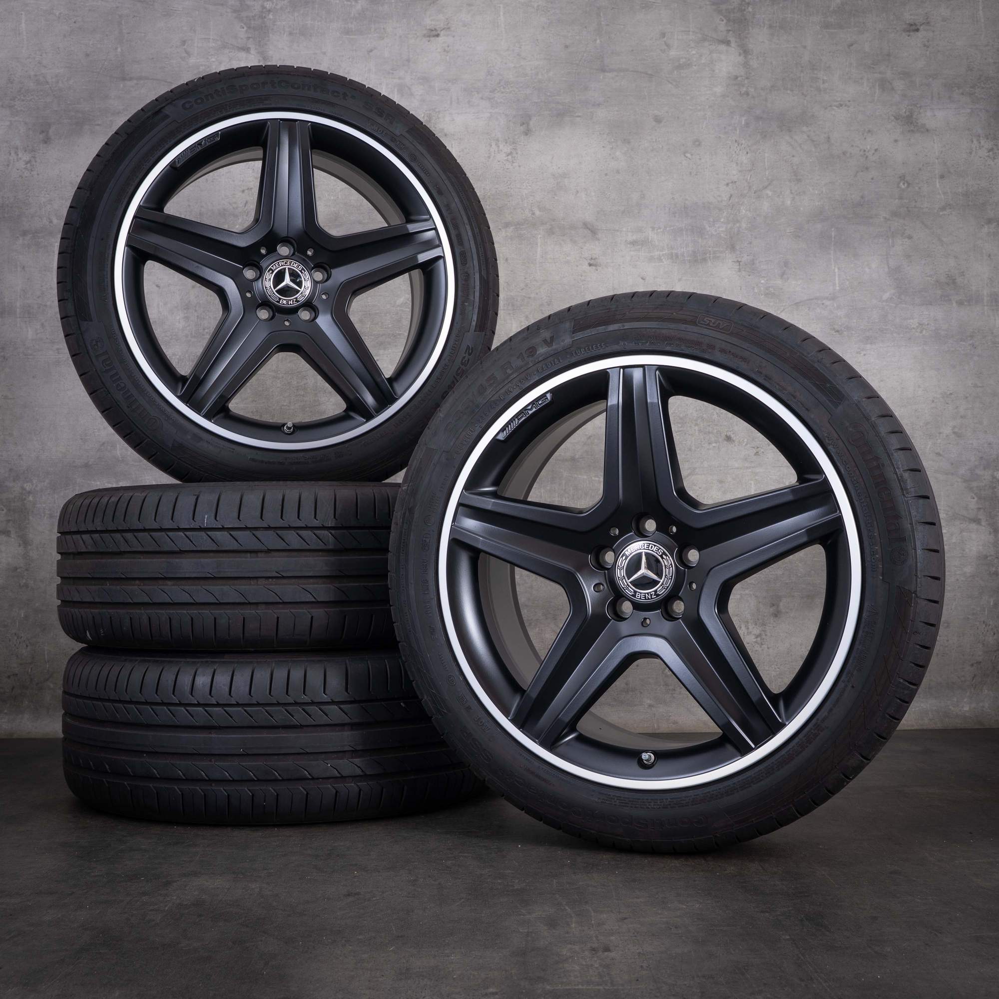 Originele Mercedes-Benz GLA AMG-velgen 19 inch X156 zomerbanden A1564010600 matzwart met diamond cut-rand