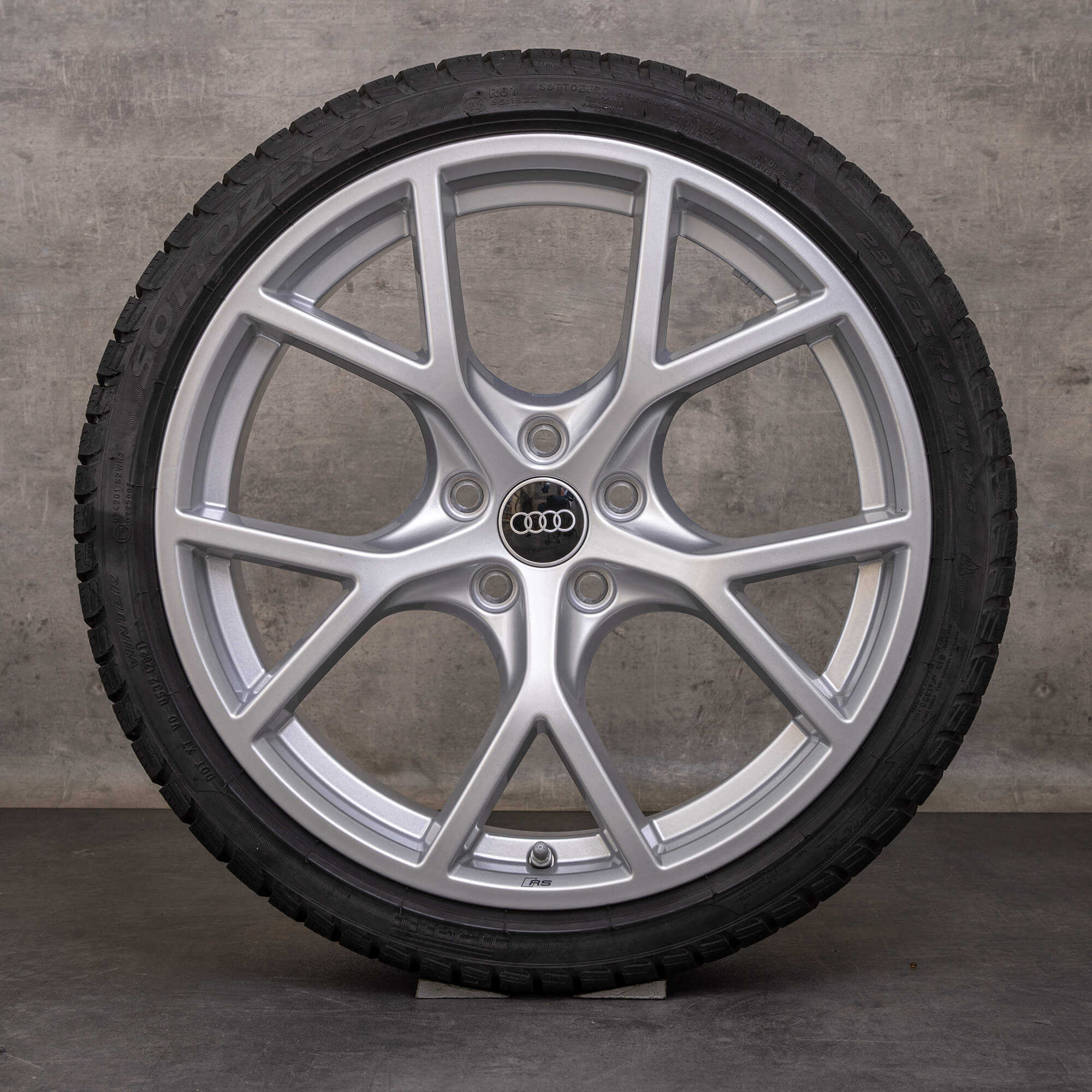 Alkuperäiset Audi RS3 talvirenkaat 19 tuuman 8Y vanteet 8Y0601025BT 8Y0601025BQ hopea kiiltävä