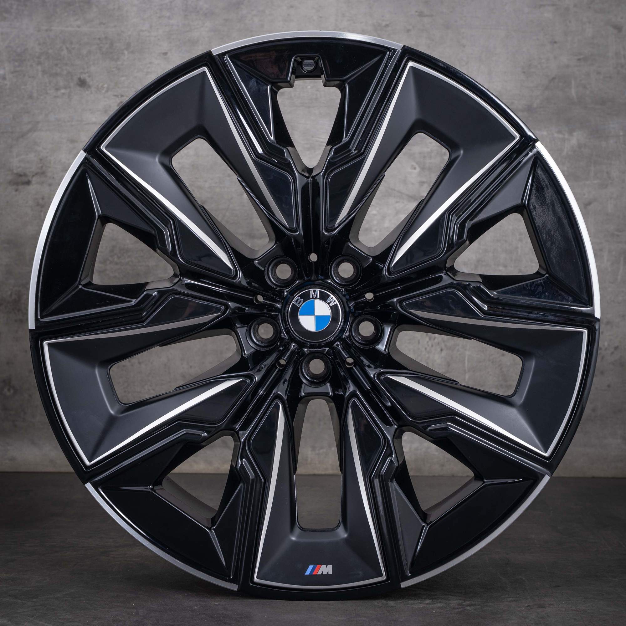 Oryginalne felgi BMW serii 7 i7 X3 21 cali G70 G45 Styling 909 M 5A19DF4 5A19DF5 jet black Polerowane