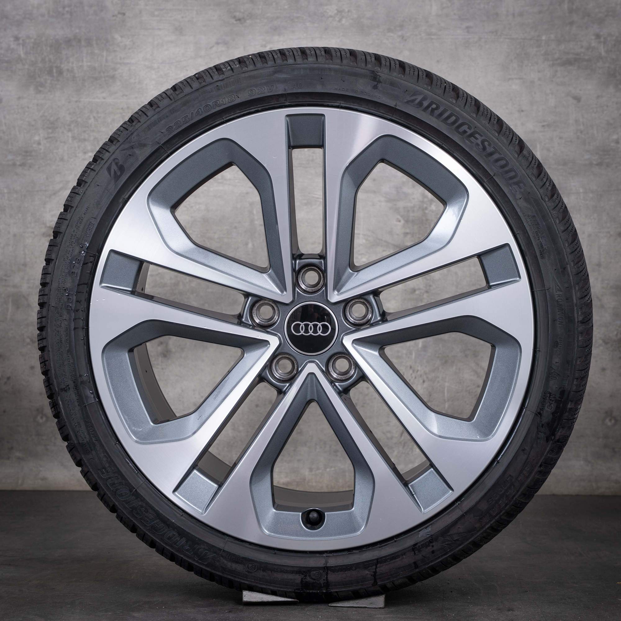 Original Audi A3 S3 Winterräder 18 Zoll 8Y Felgen 8Y0601025CE anthrazit glanzgedreht