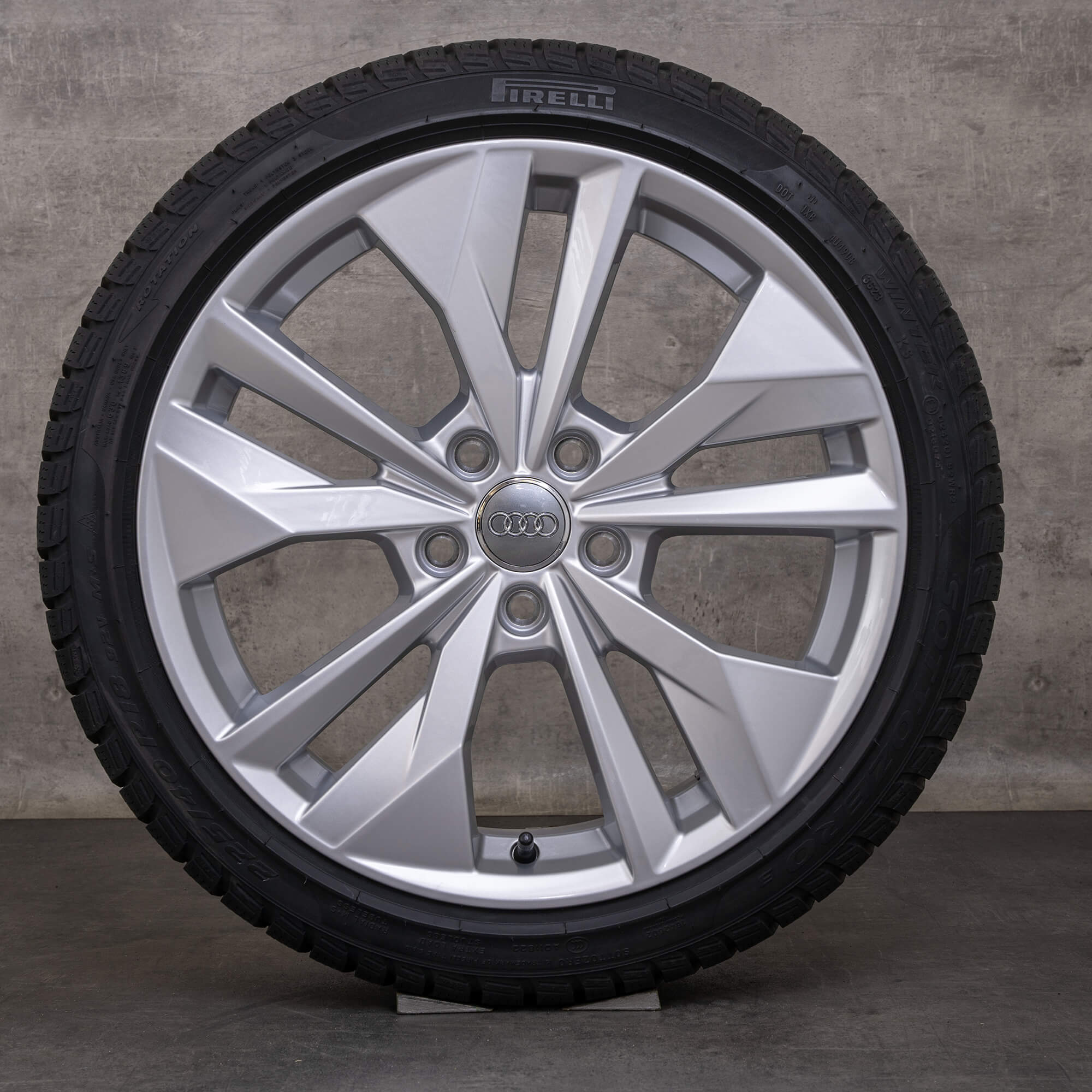 Original Audi A3 Allstreet Winterräder 18 Zoll 8Y Felgen 8Y0601025AC silber