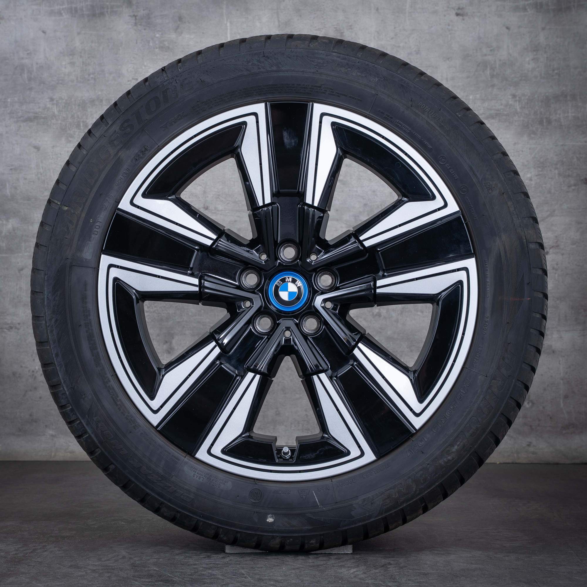 Oryginał BMW iX3 koła zimowe 19 cali G08 felgi stylizacja 842 6895627 czarny srebrny połysk
