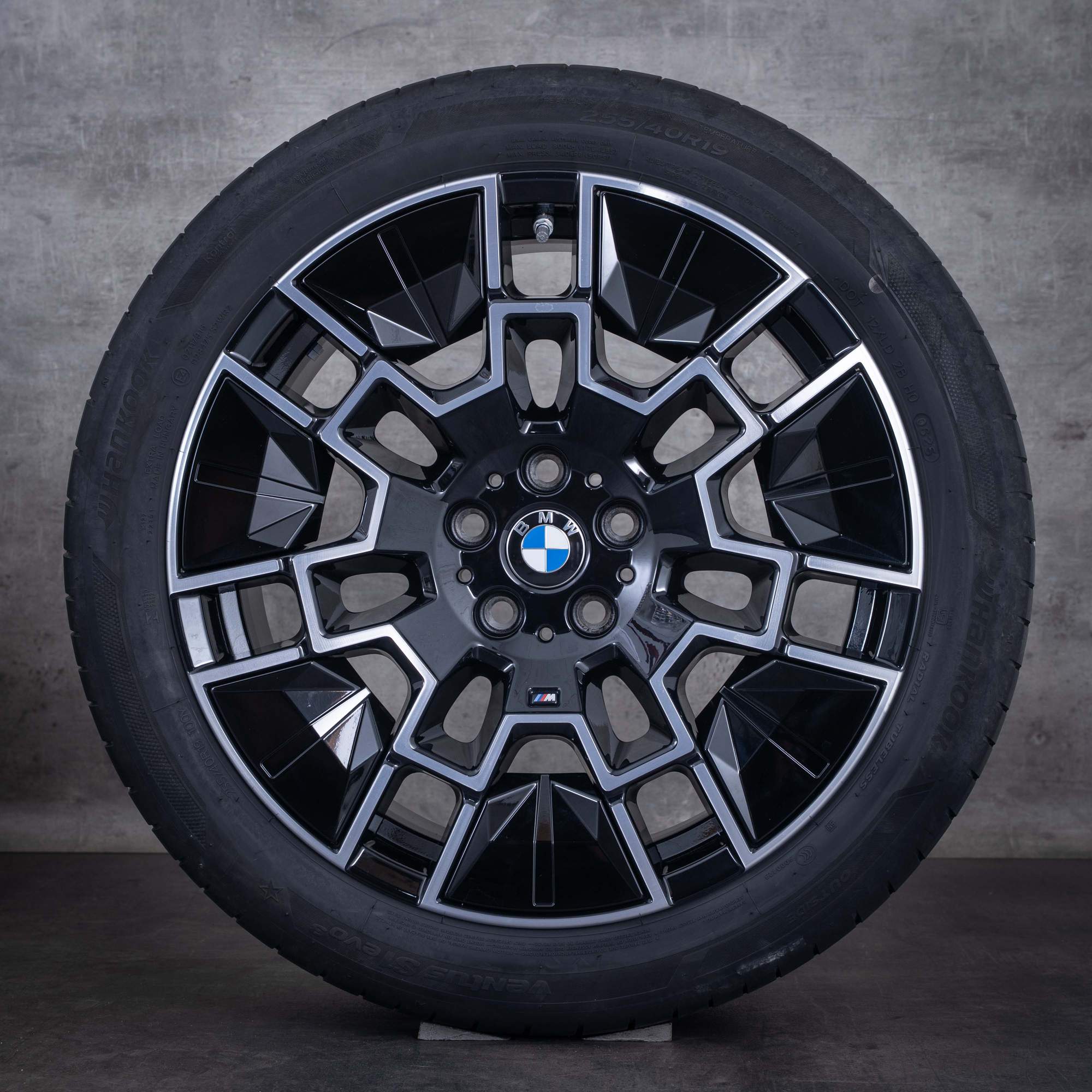 Original BMW 4er i4 Felgen 19 Zoll G26 Gran Coupé Sommerräder Styling 996 M Aerodynamik 5A576E8 5A576E9 jet black front glanzgedreht