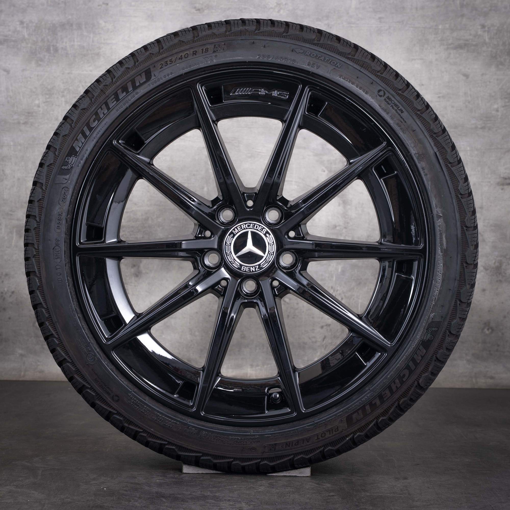 Originale Mercedes-Benz CLA 35 AMG vinterhjul 18 tommer C118-felger A1184010500 svart glans
