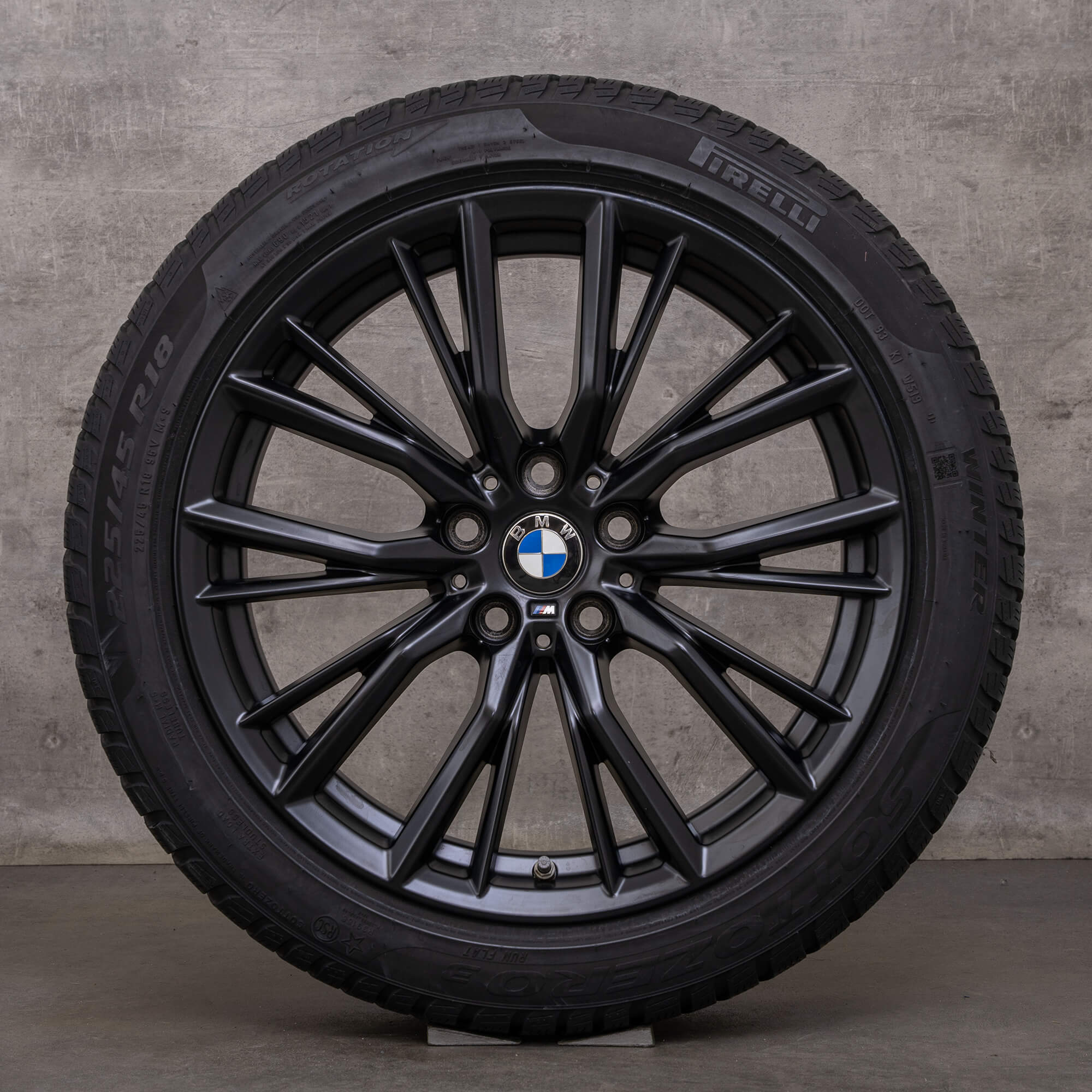 Original BMW 3er Winterkompletträder 18 Zoll G20 G21 Felgen Styling 796 M 6885305 schwarz matt