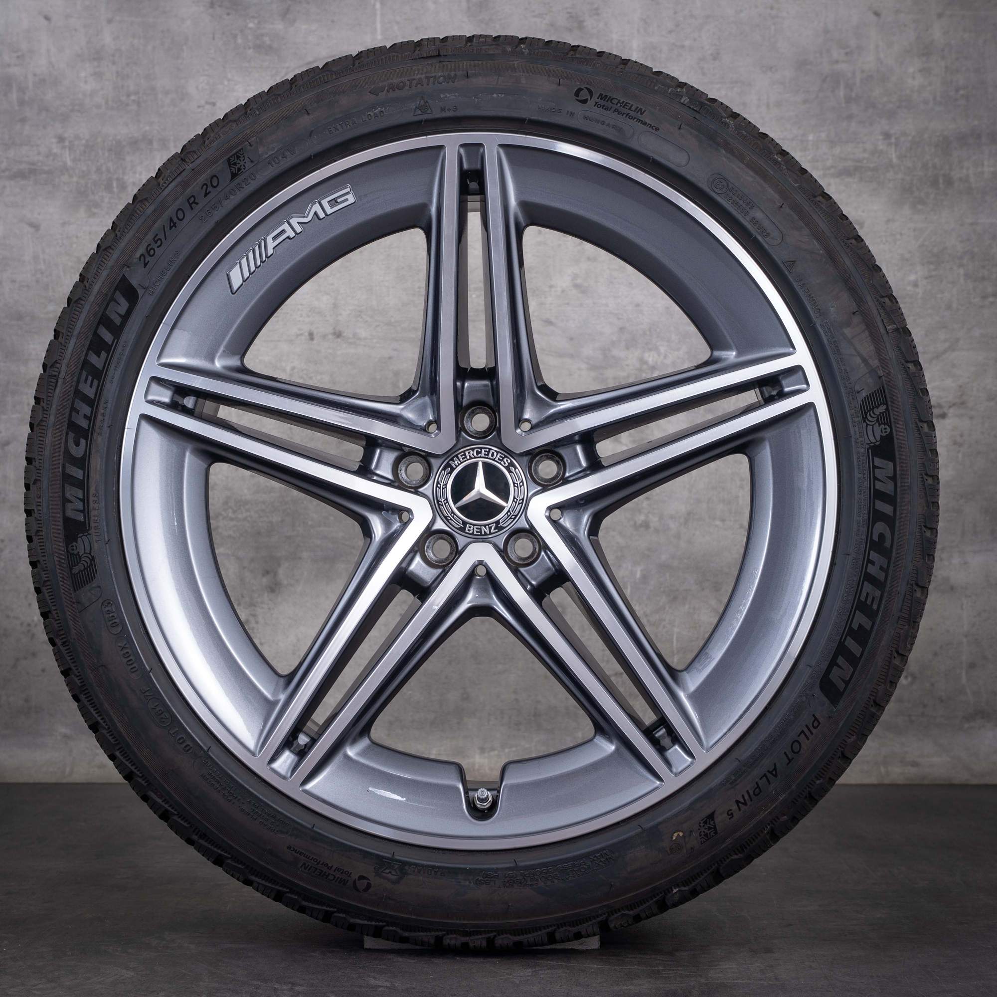 Pneus de inverno originais Mercedes-Benz AMG GT 43 53 63 S 4Matic+ & E Performance de 20 polegadas modelo X290 referências A2904011800 e A2904010500 cor «Himalaya Grey» com acabamento diamantado