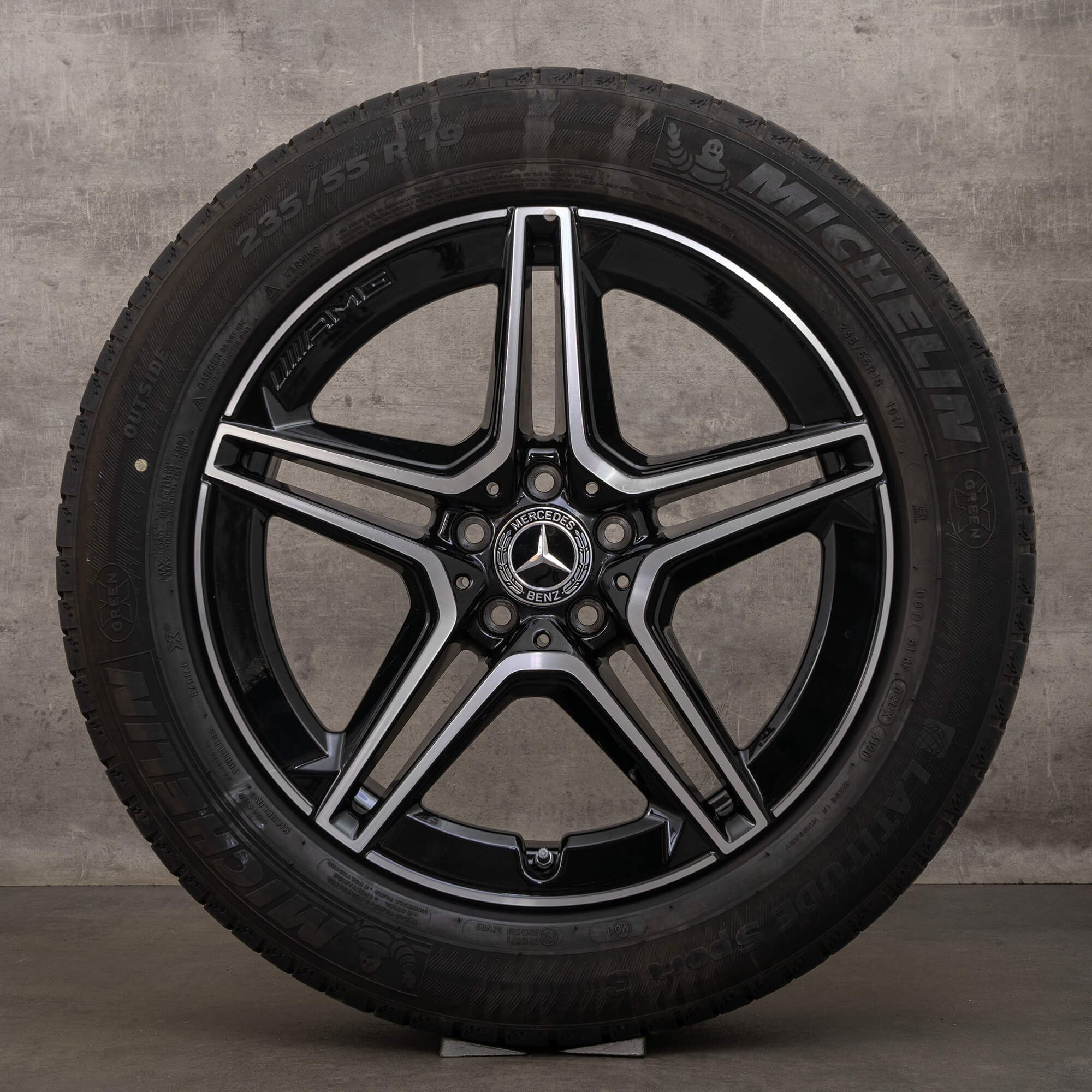 Oryginalne koła zimowe do Mercedesa-Benz GLC 43 AMG 19 cali felgi C253 numery katalogowe A2534015300 A2534015400 czarne z efektem diamond cut