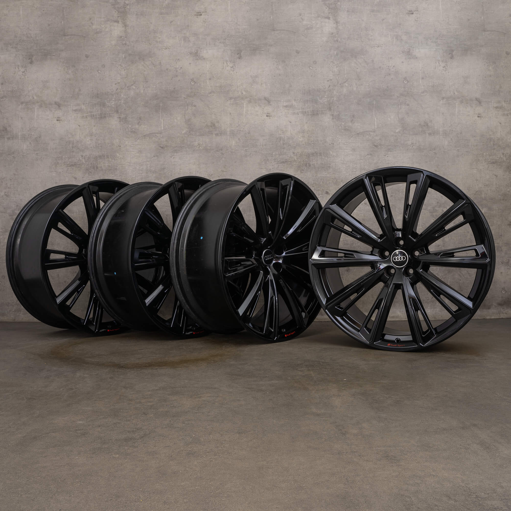 Original Audi Q8 SQ8 4M 23 Zoll Felgen 4M8601025R Trapezoid schwarz