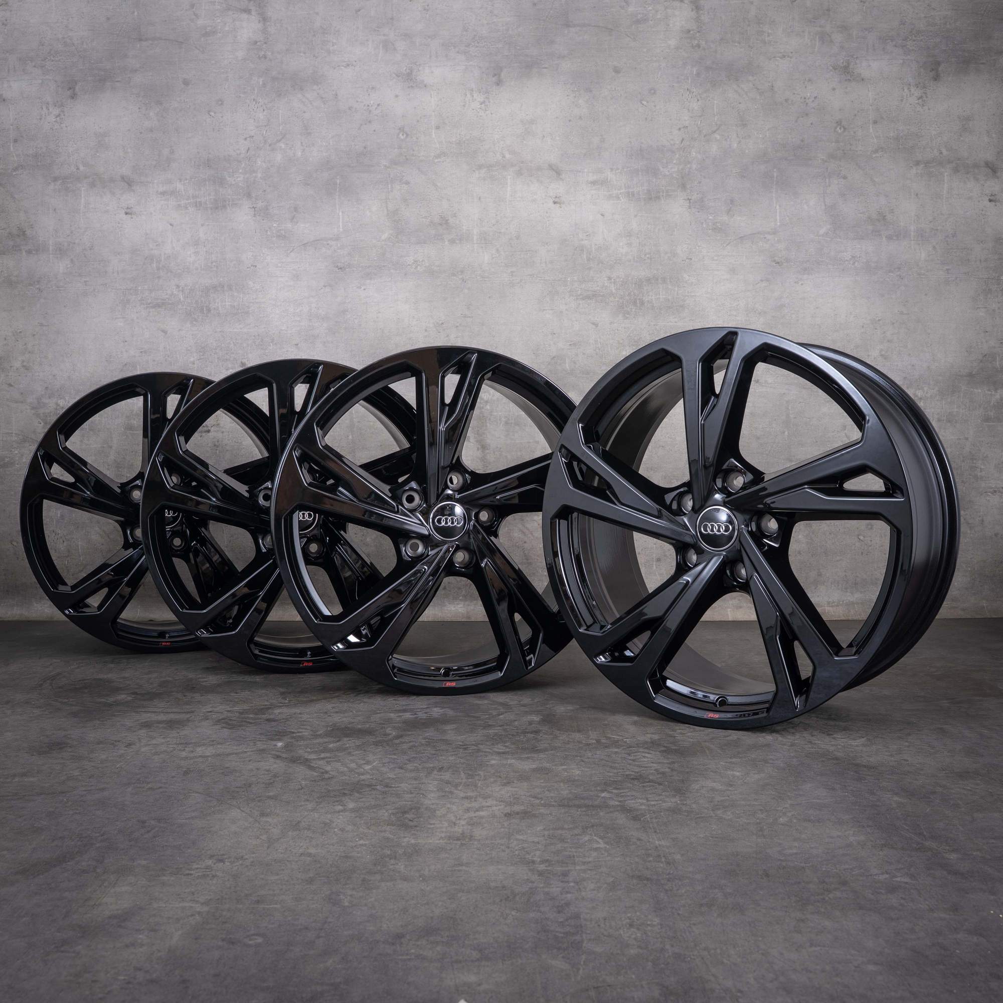 Oryginalne felgi Audi e-tron GT 20 cali FW 4J3601025AN 4J3601025AM czarne z połyskiem