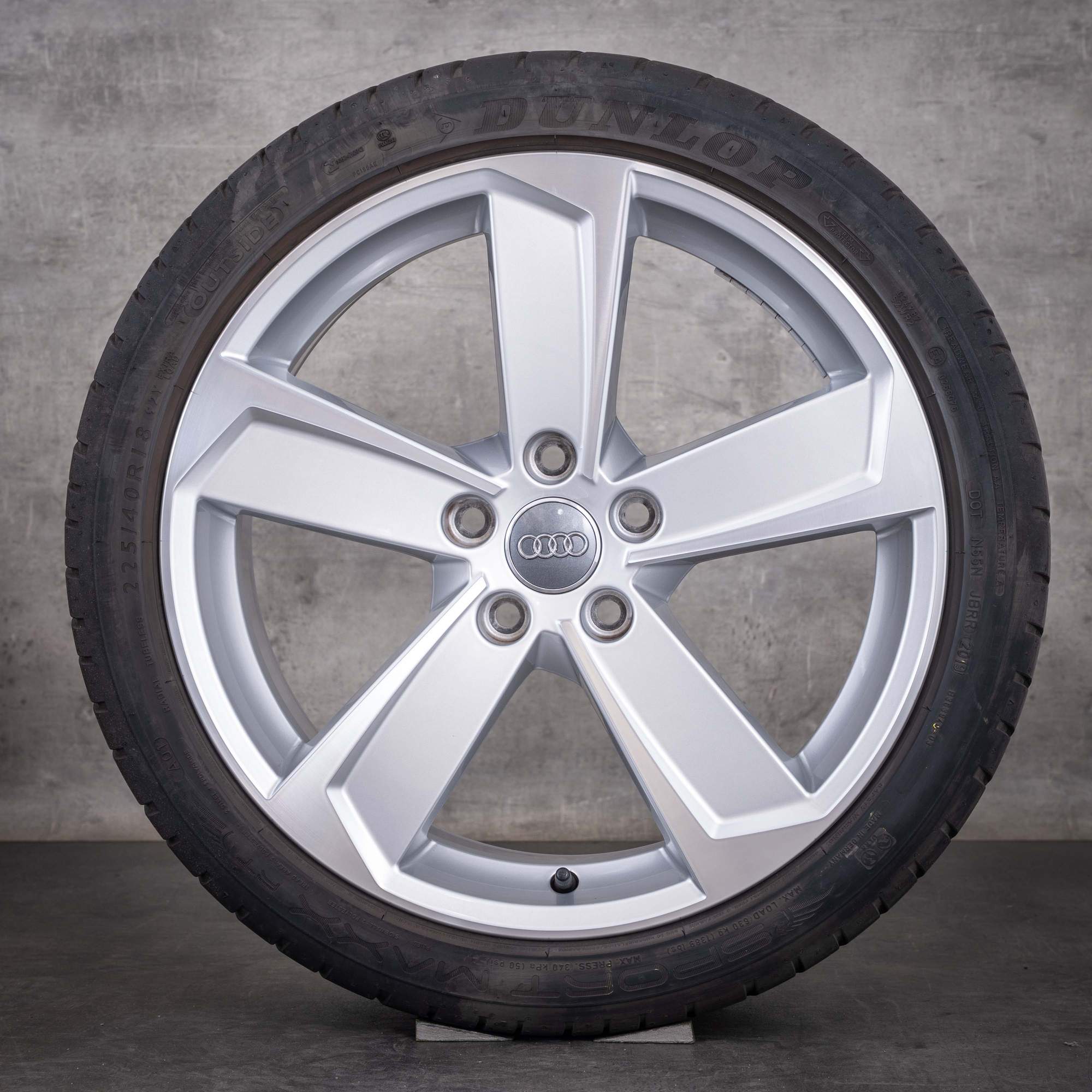 Original Audi A3 Winterräder 18 Zoll 8V Felgen 8V0601025DF silber glanzgedreht