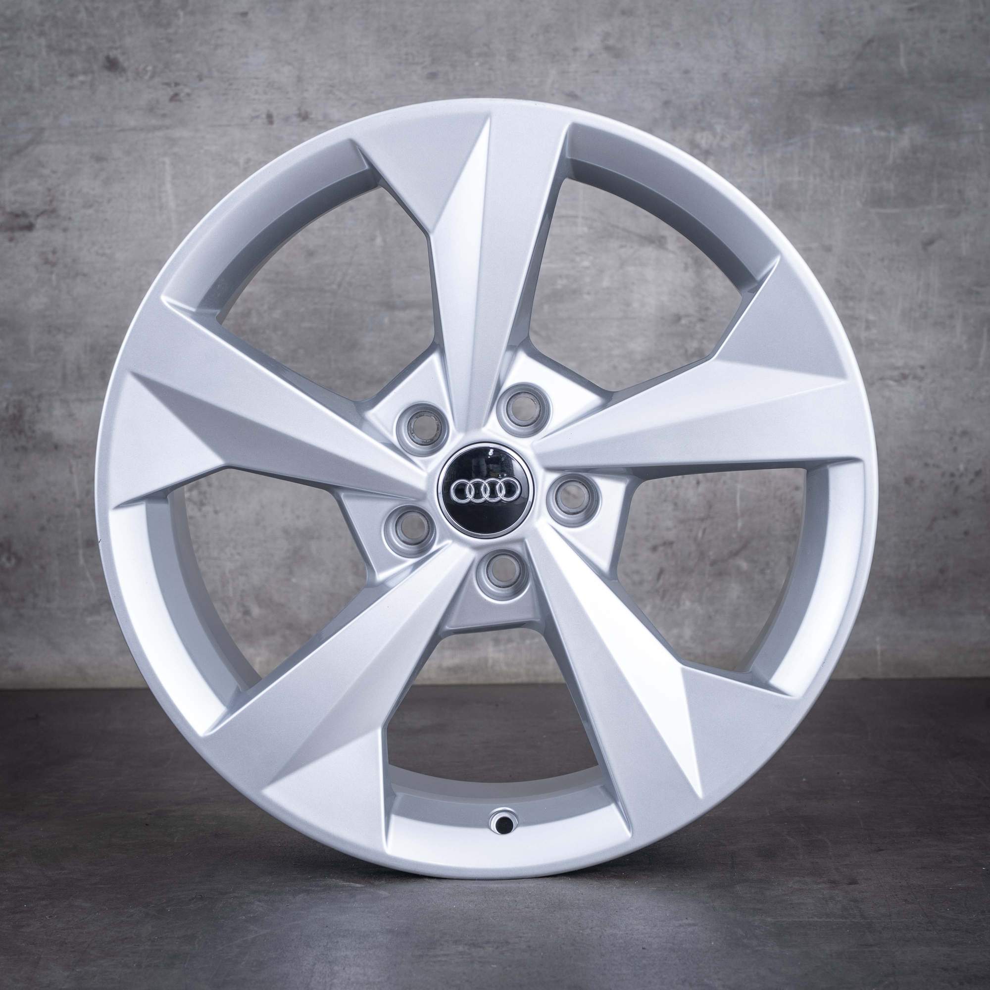 Original Audi A3 S3 Winterräder 18 Zoll 8Y 8V Felgen 8Y0601025CP silber glanz