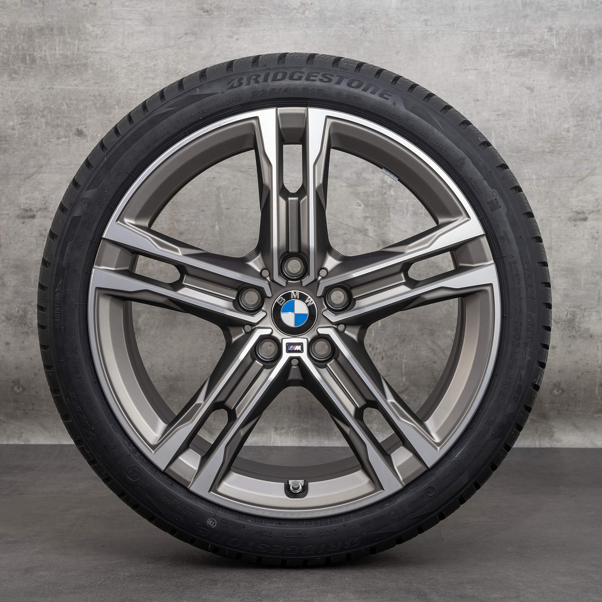Oryginalne BMW serii 1 2 koła zimowe 18 cali F40 F44 Gran Coupé felgi stylizacja 556 M 8053524 cerium szary Polerowane NOWOŚĆ