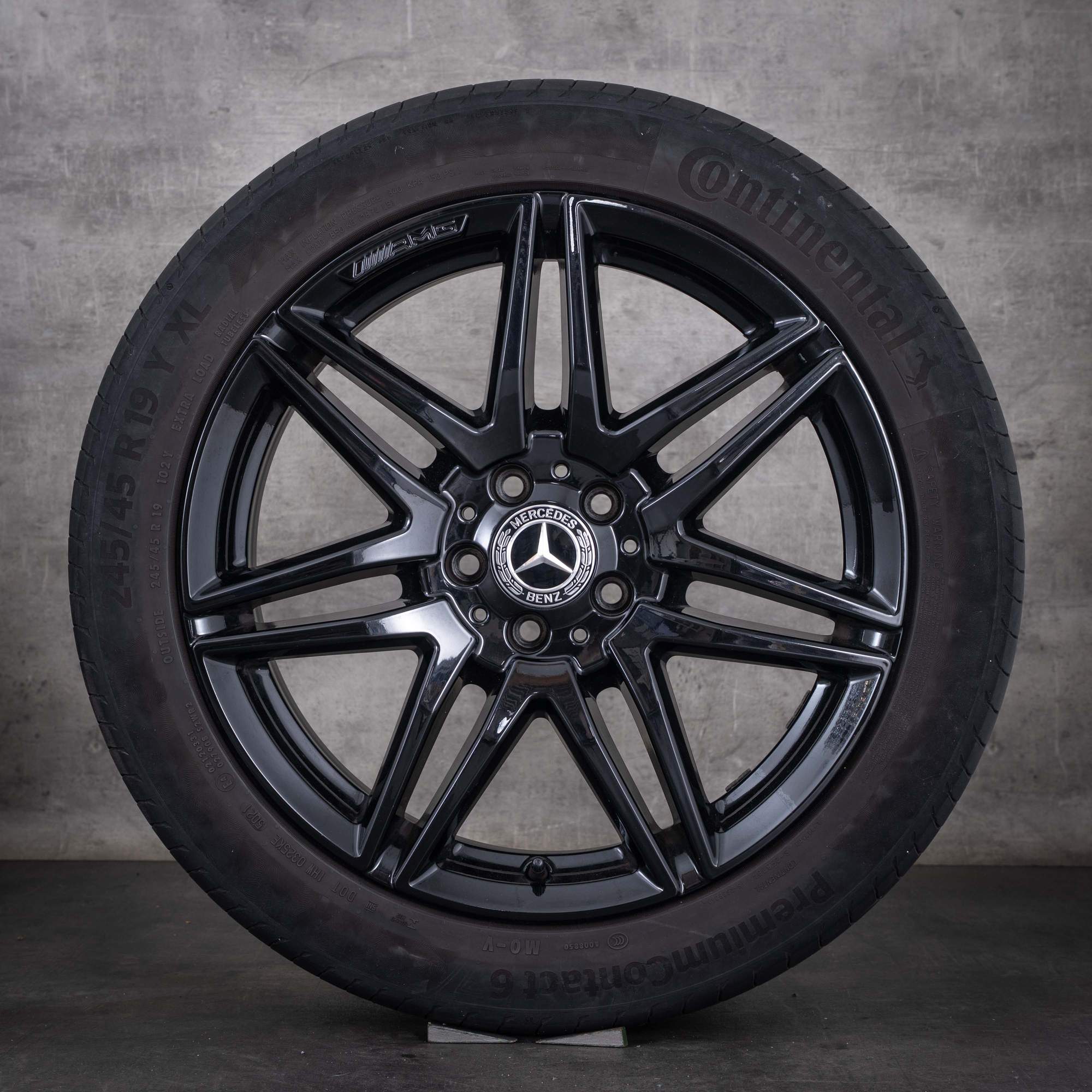 Originální 19palcové disky Mercedes-Benz Třídy V AMG W447 letní kola A4474015100 lesklá černá