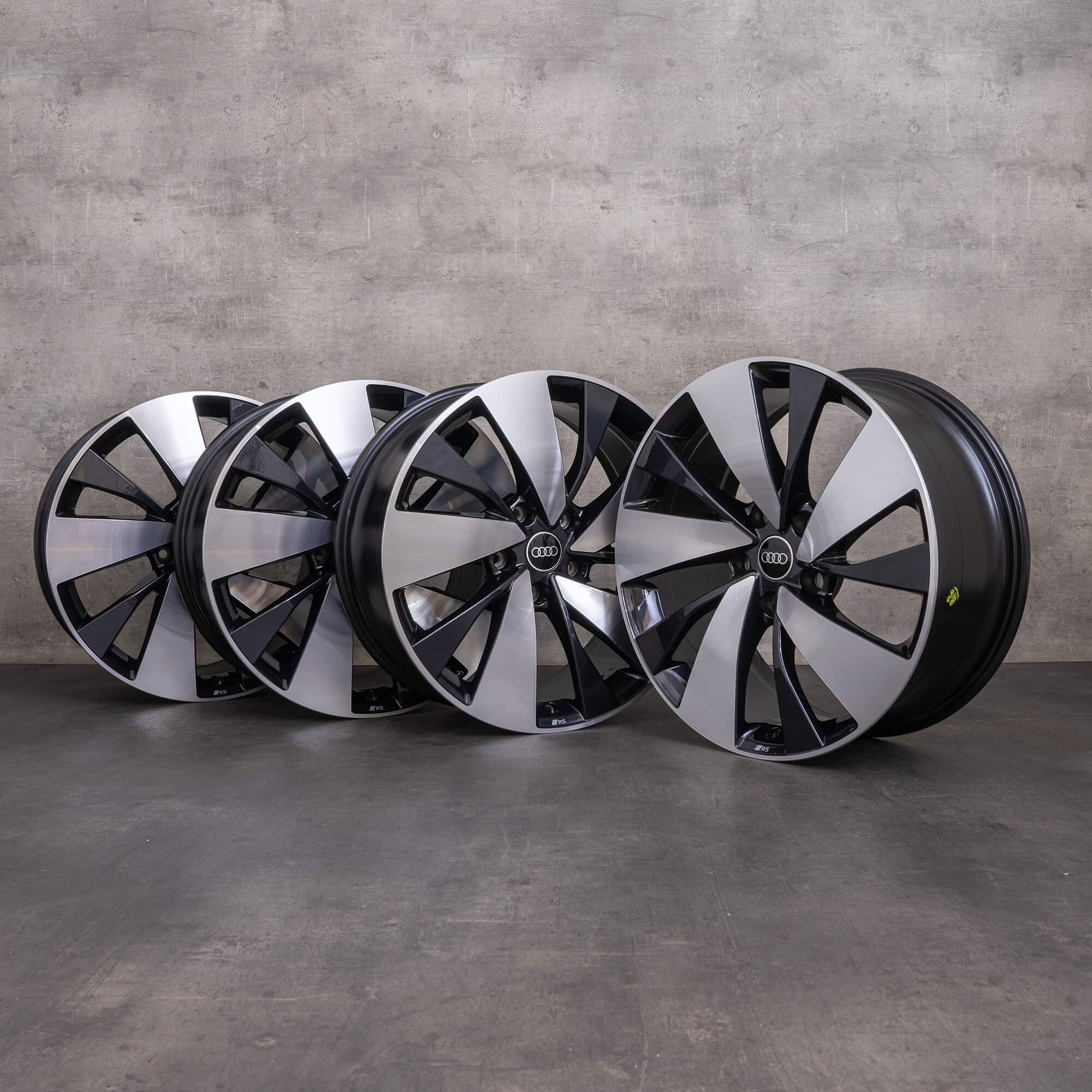 OEM Audi Q6 SQ6 e-tron Rims 20 inch GF 85H601025P 85H601025Q titanium mirror finish