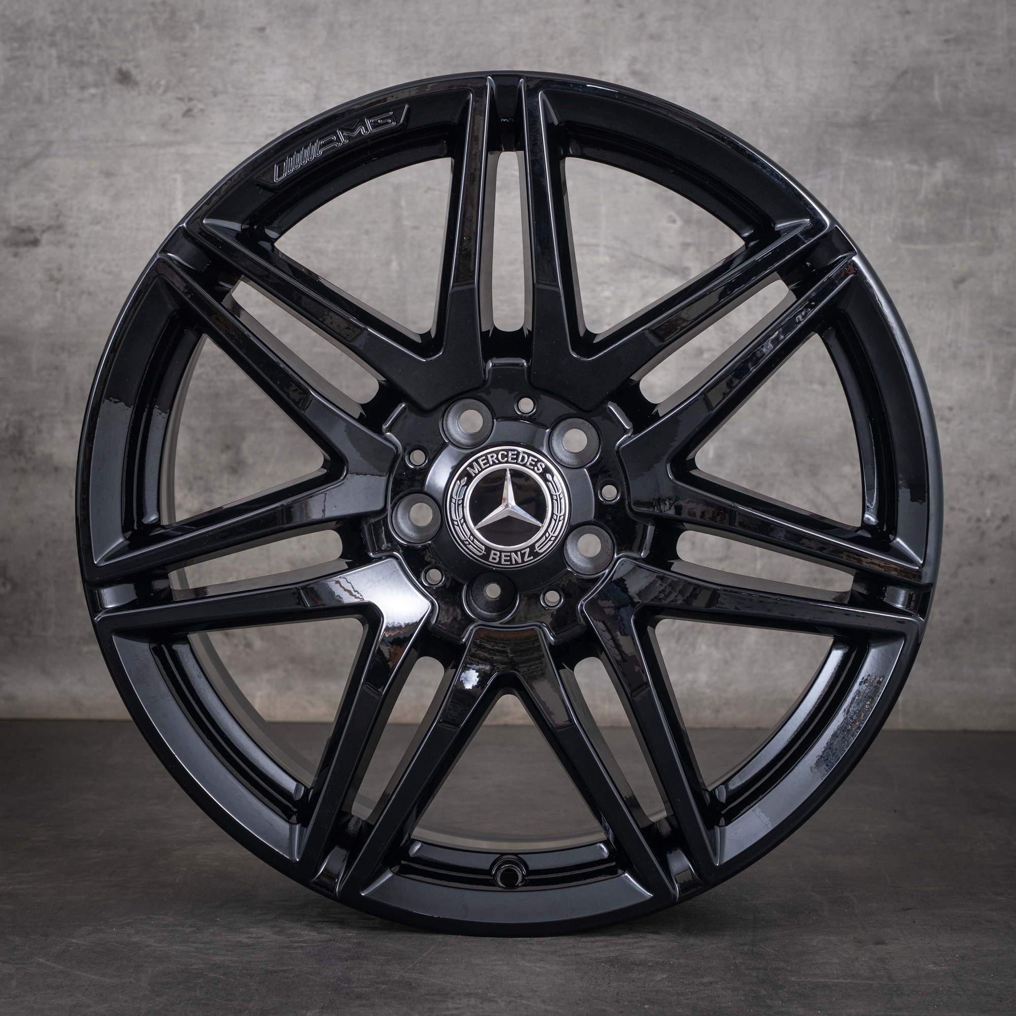Oryginalne felgi Mercedes Benz Klasa V AMG 19 cali W447 koła letnie A4474015100 czarne błyszczące NOWE