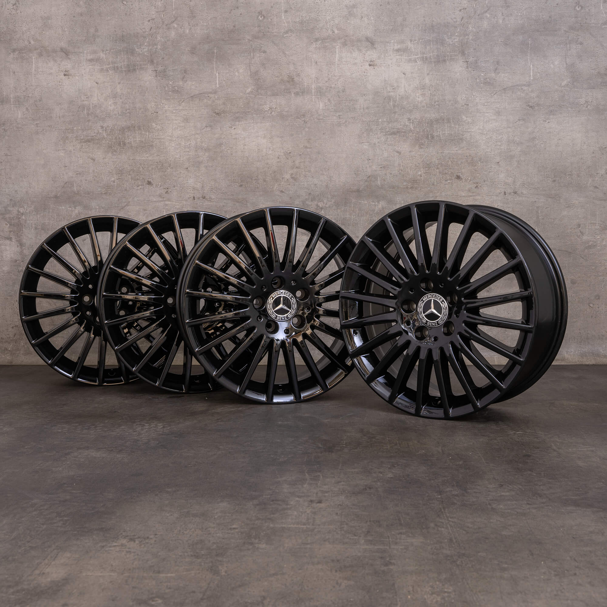 Jantes originais Mercedes Benz EQV 17 polegadas W447 A4474014900 preto brilhante