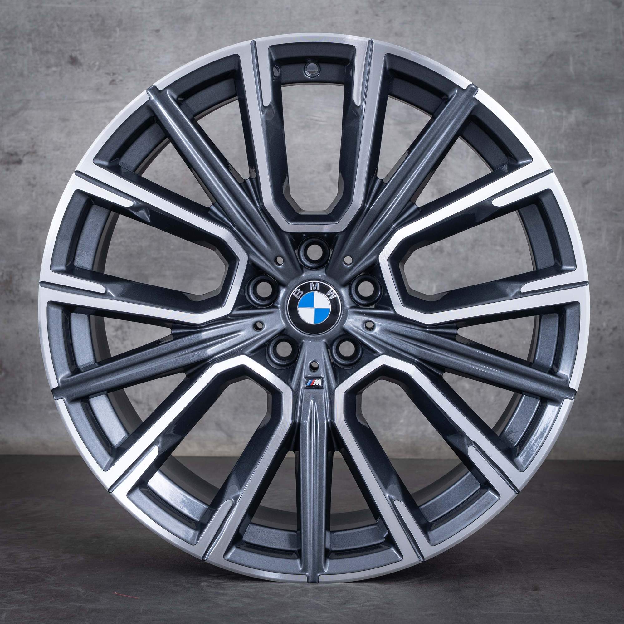 Oryginalał BMW Seria 6 7 Felgi 20 cali G32 G11 G12 Styling 817 M 8090096 8090097 orbit szary połysk toczone