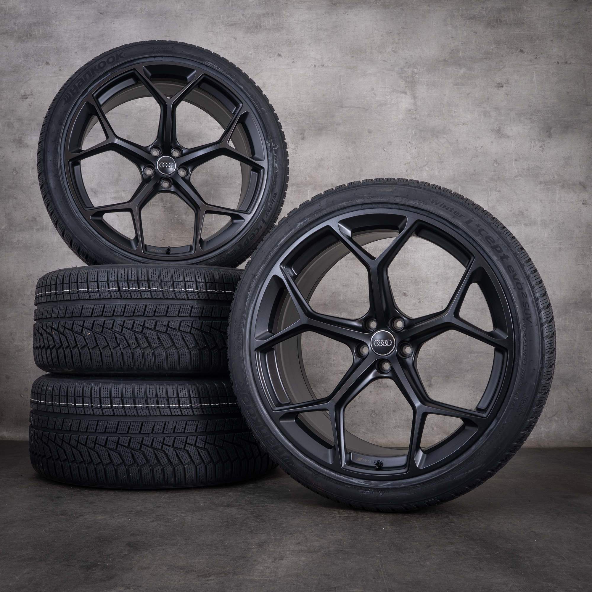 Original Audi RSQ8 Winterräder 23 Zoll 4M8 Felgen Performance 4M8601025CM schwarz matt