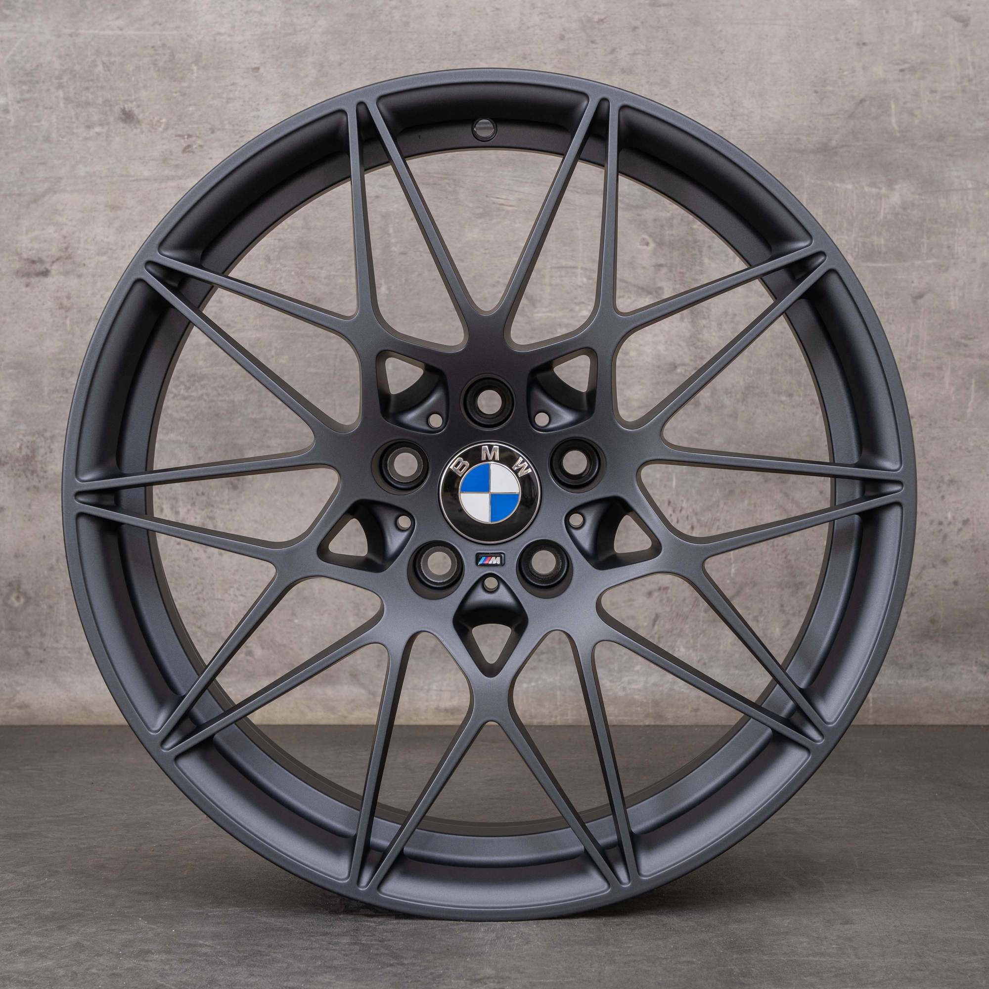 Oryginalne felgi BMW M3 M4 20 cali F80 F82 F83 Styling 666 M 2287500 2287501 orbit grey matt