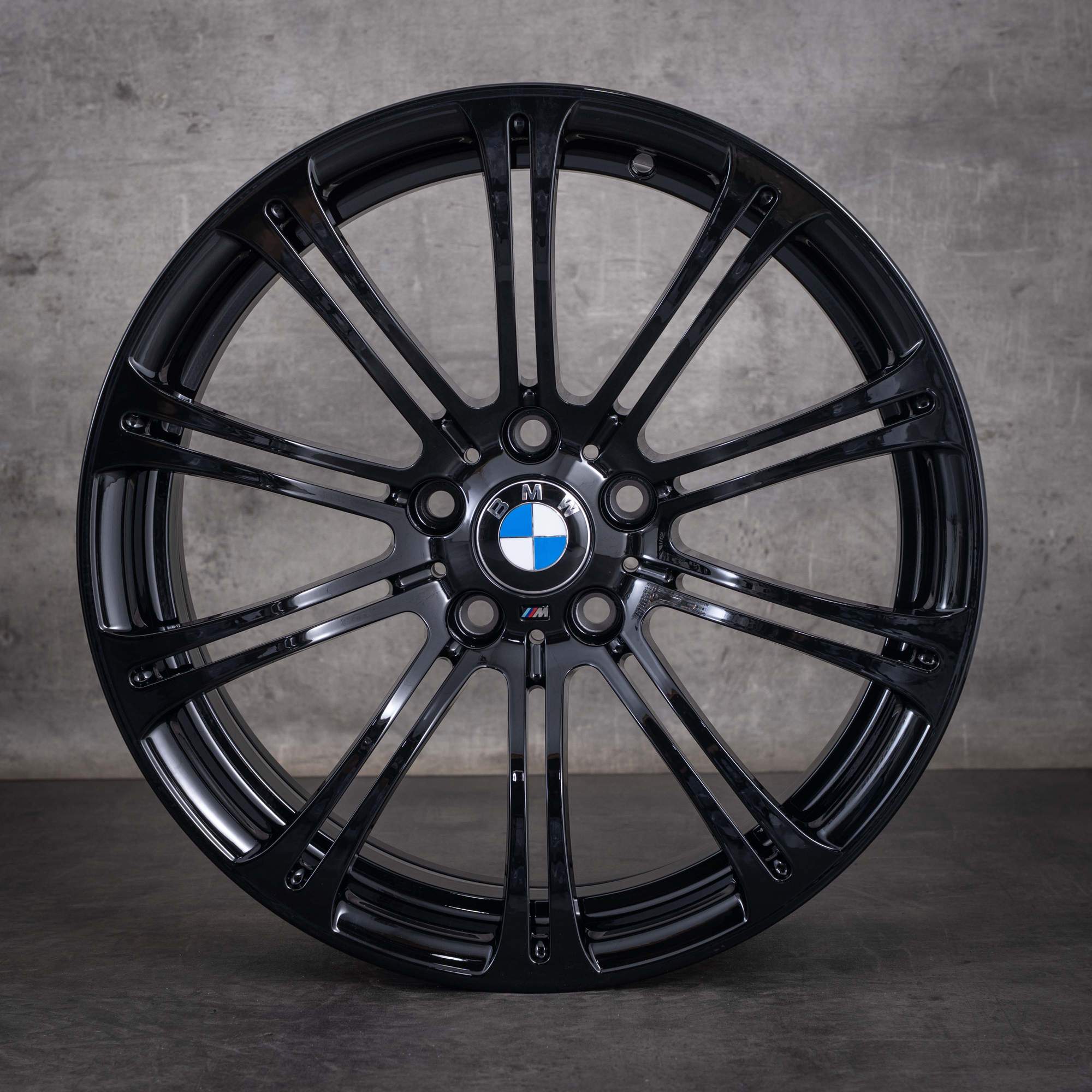 BMW 3er Felgen 19 Zoll E90 E91 E92 E93 2283555 2283556 Styling 220 M schwarz glanz - Felge 1 von 4