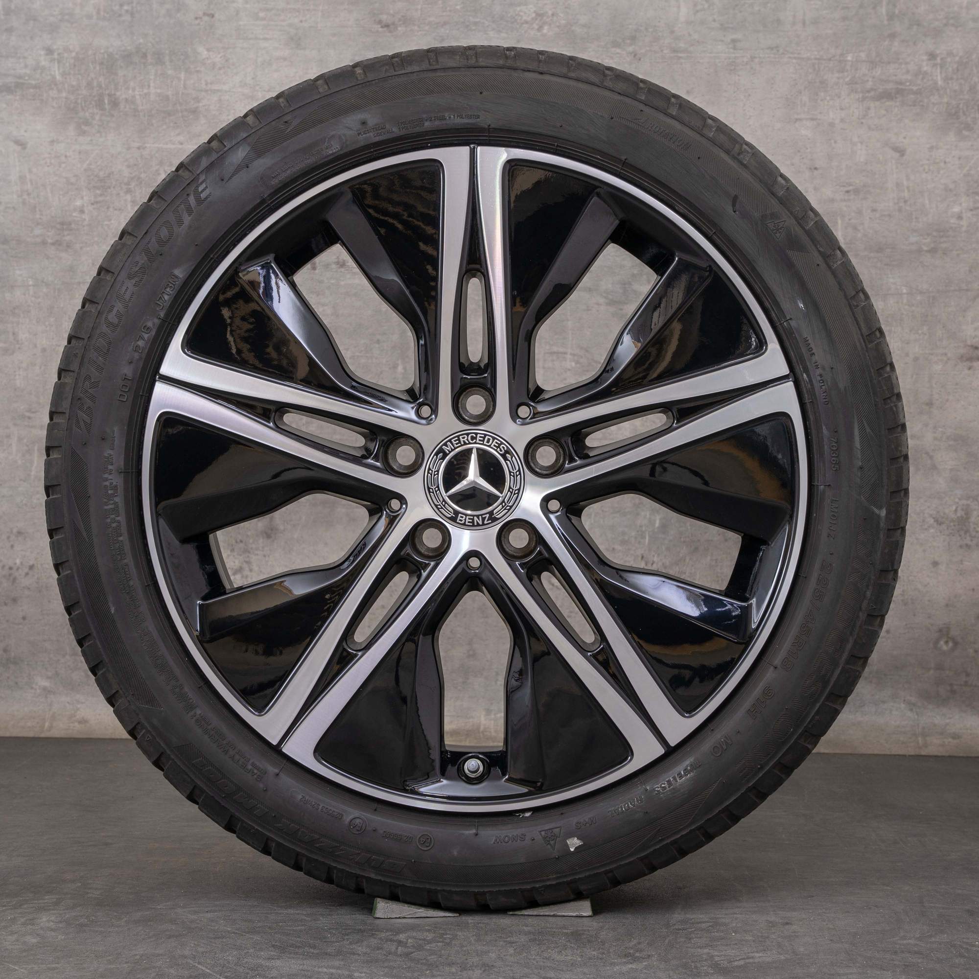 Alkuperäiset Mercedes Benz A B-sarja CLA talvirenkaat 18 tuuman W177 V177 W247 C118 X118 vanteet A1774010500 musta kiillotettu