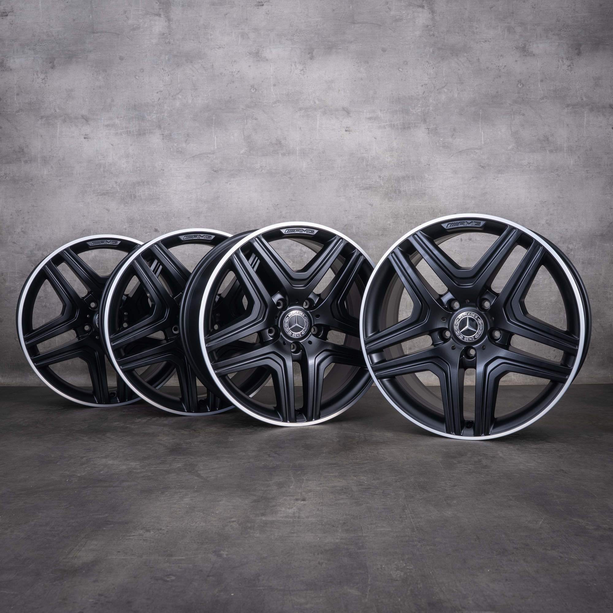 Alkuperäiset Mercedes-Benz G-sarjan G63 G65 AMG -vanteet 20 tuumaa W463 A4634013002 mattamusta diamond cut UUDET