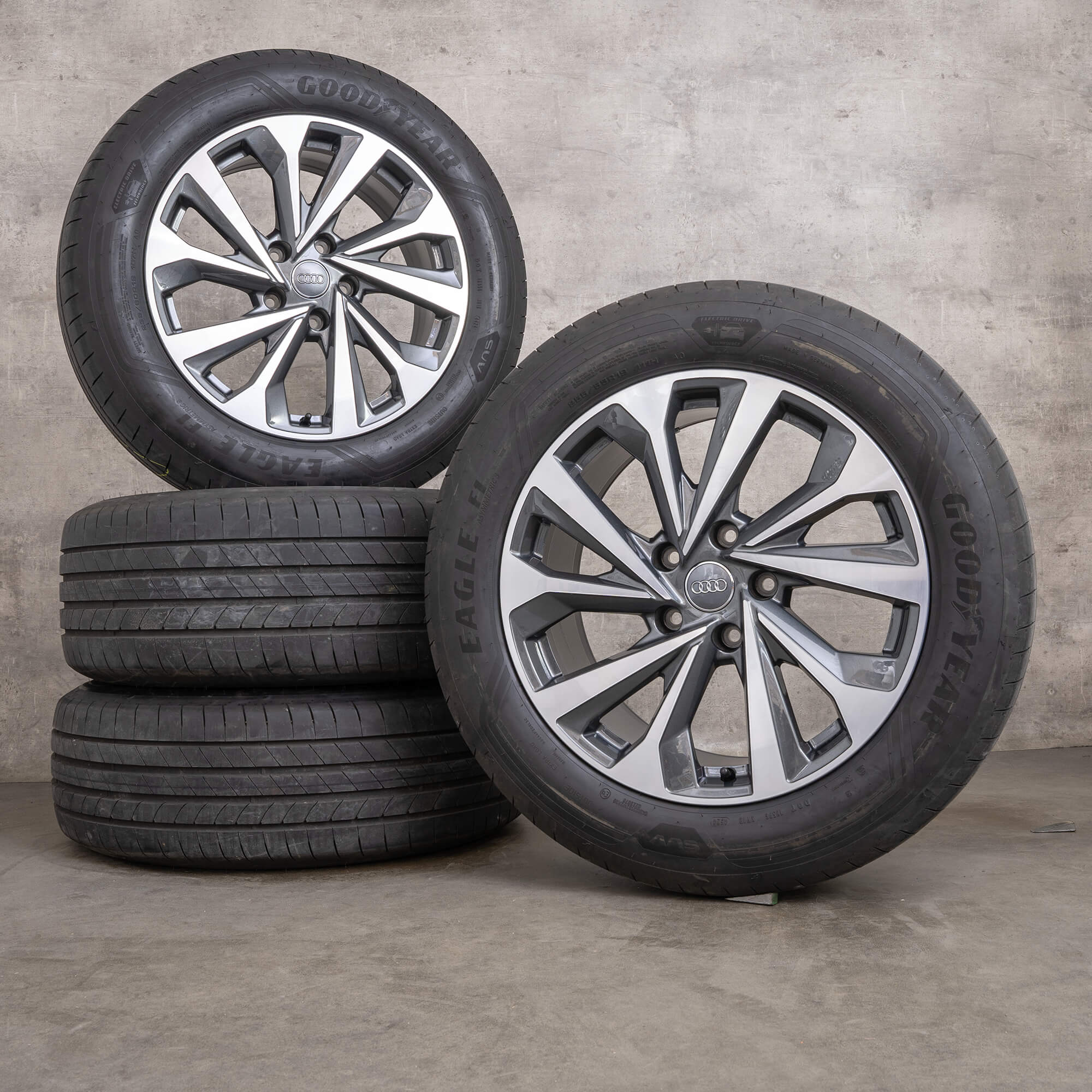 Original Audi Q6 SQ6 e tron Jantes 19 pouces GF Sommerrder 85H601025BM 85H601025BN anthracite brillant