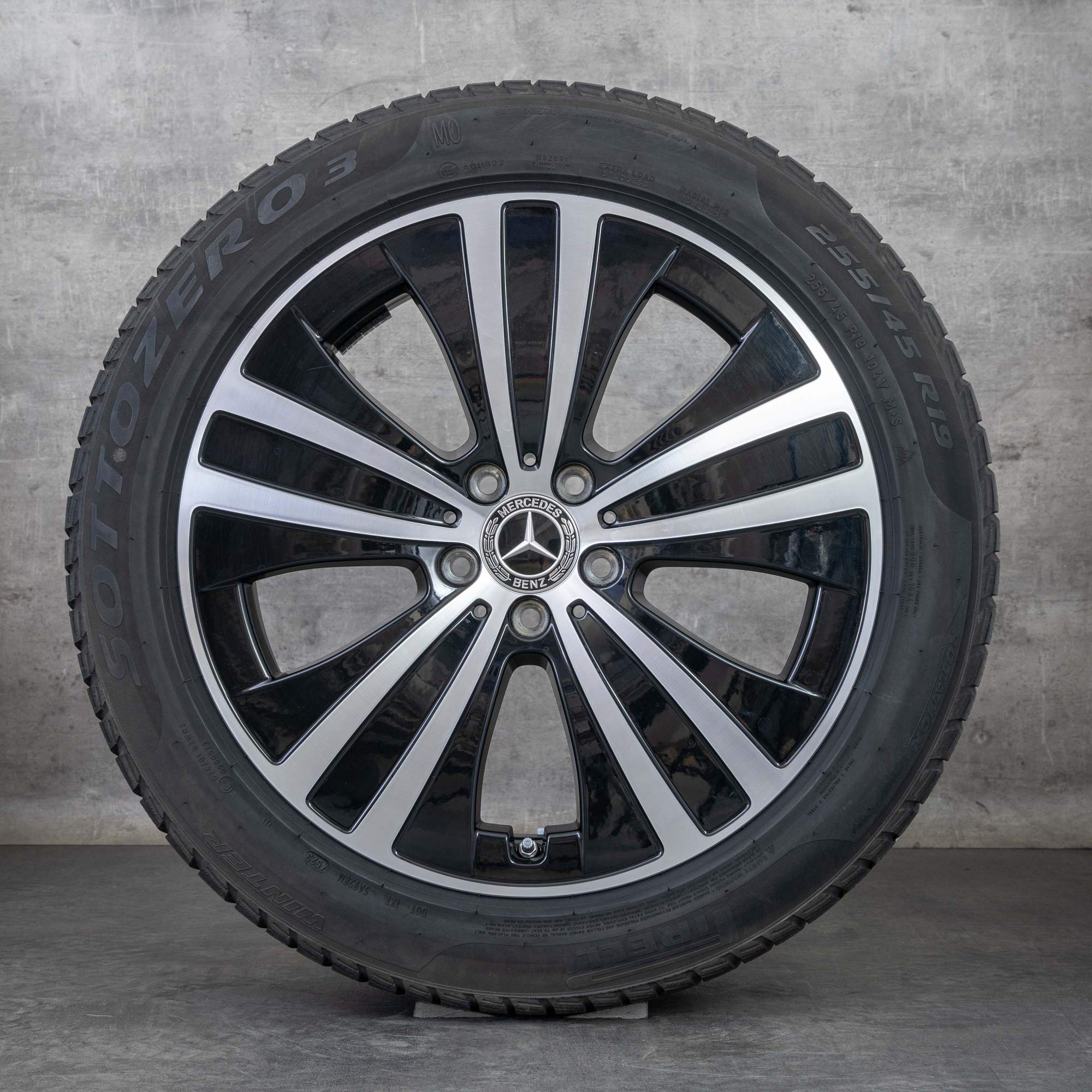 Oryginalne koła zimowe Mercedes Benz EQE 19 cali felgi V295 A2954011200 czarne polerowane toczone