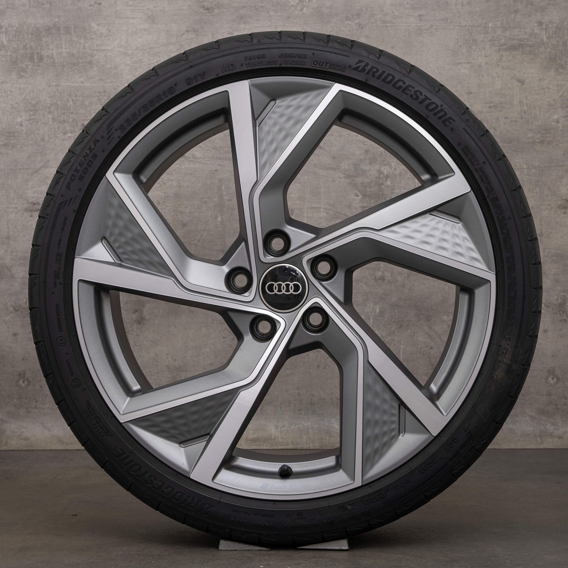 Audi A3 S3 8Y summer wheels 19 inch rims tires 8Y0601025Q aluminum