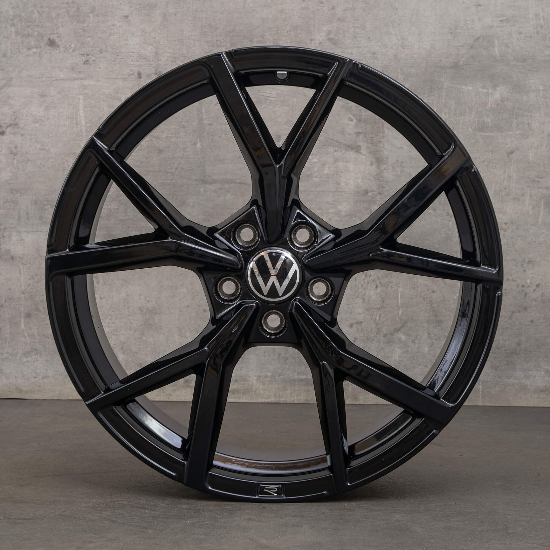 VW Golf 8 R GTI GTD 19 inch Estoril rims 5H0601025S